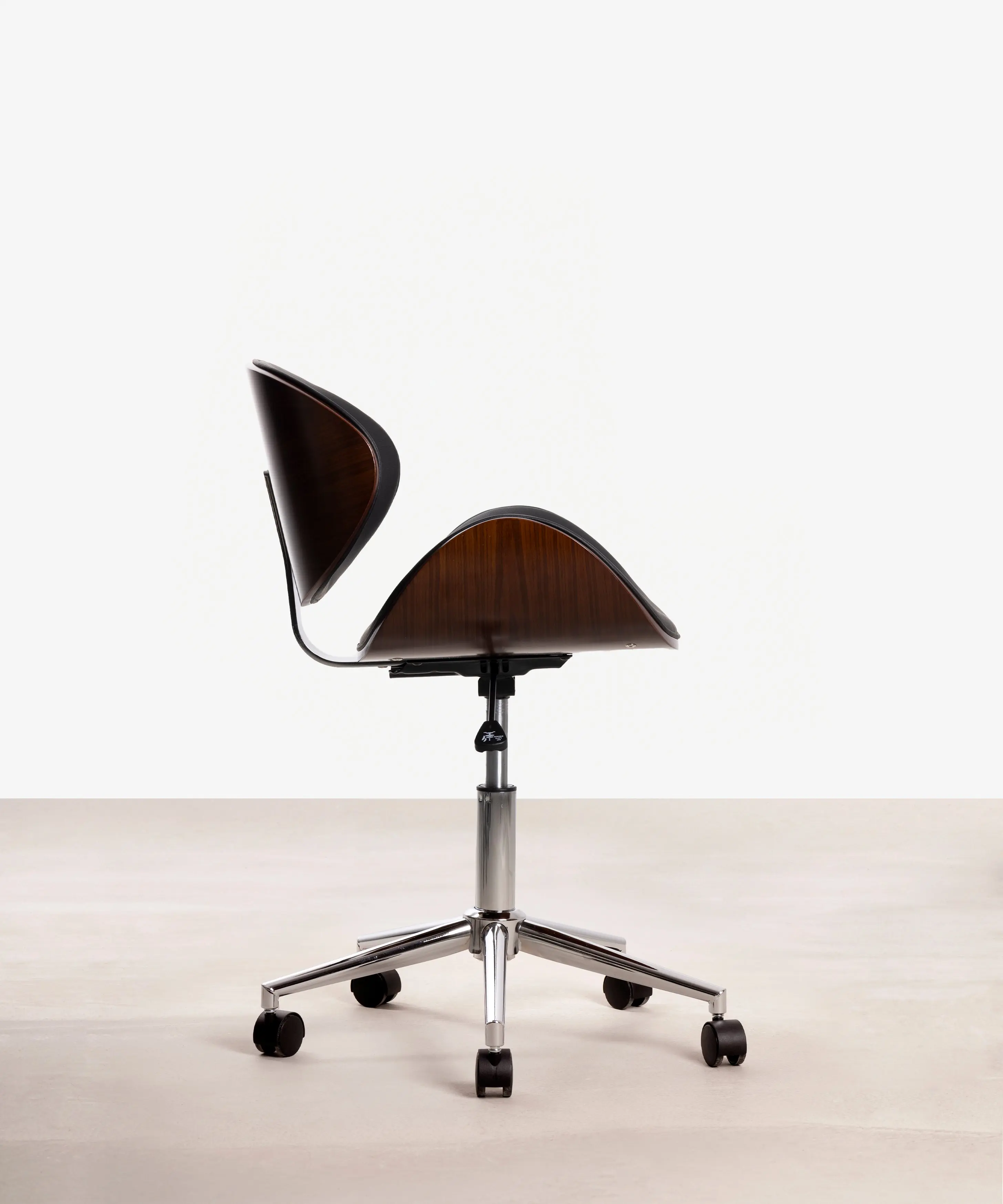 Silla de Escritorio de Polipiel y Madera Shelley - Image 20