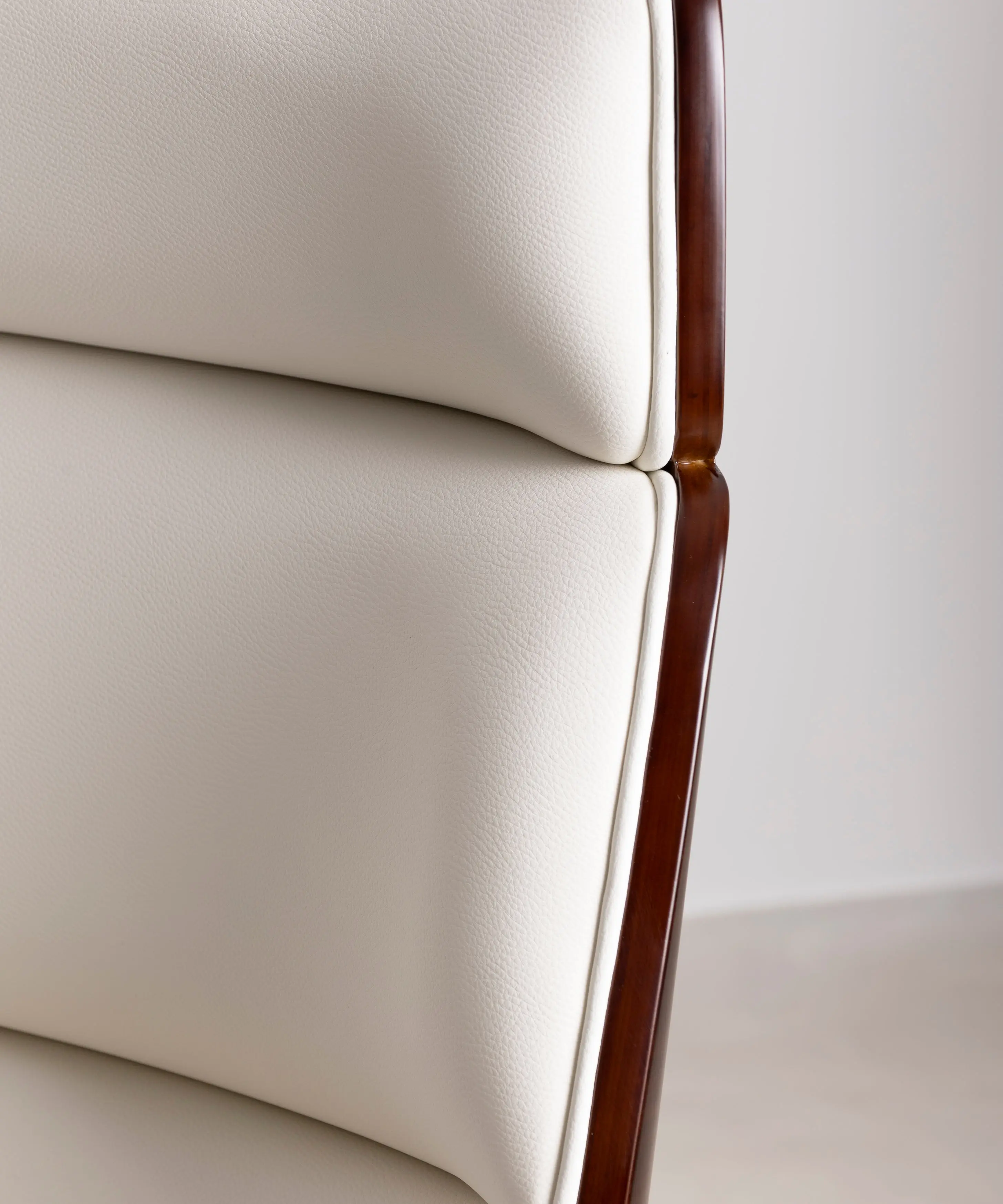 Silla de Escritorio de Polipiel y Madera Shiro - Image 7