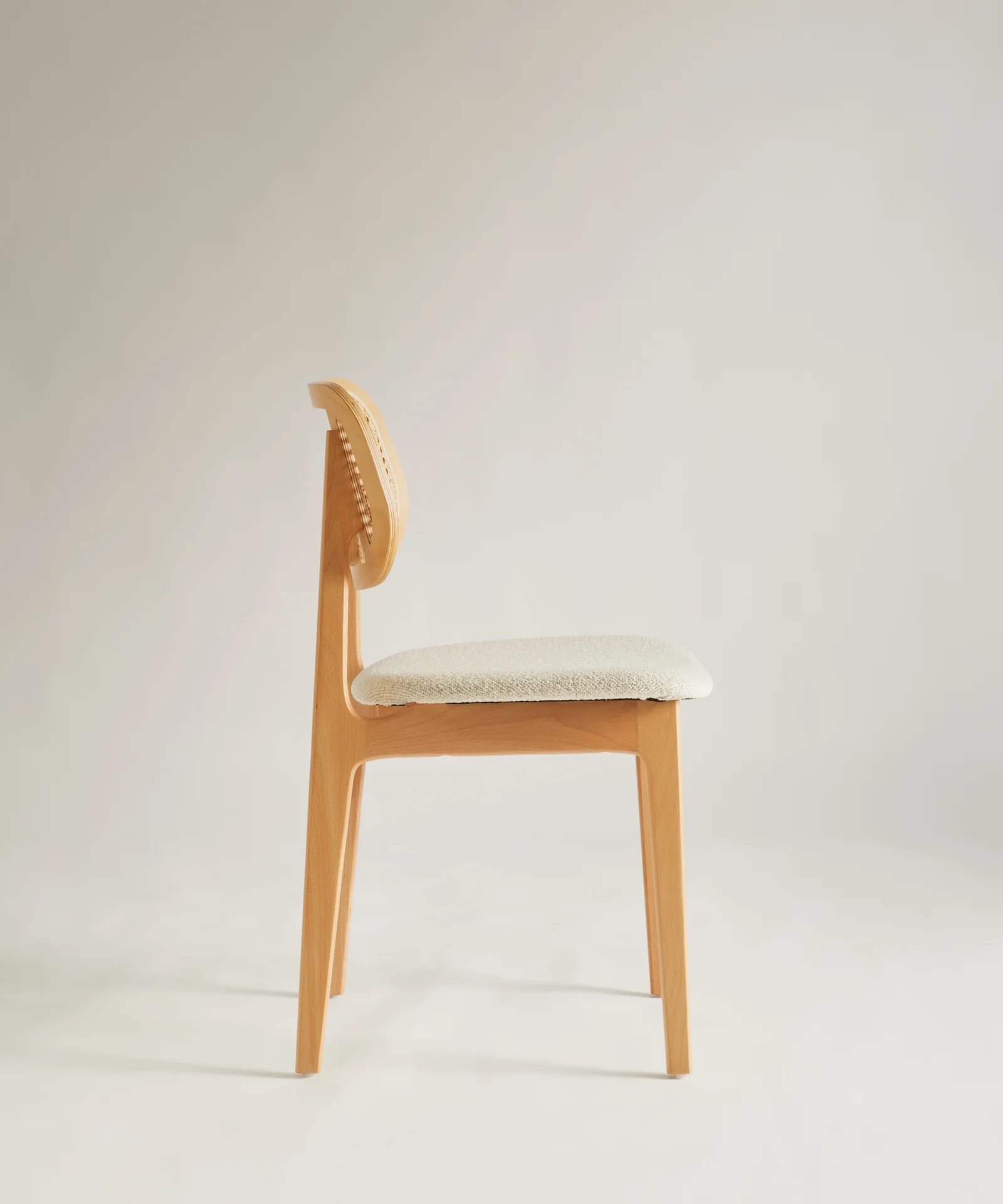 Silla de Comedor en Madera Tapizada Elma - Image 11