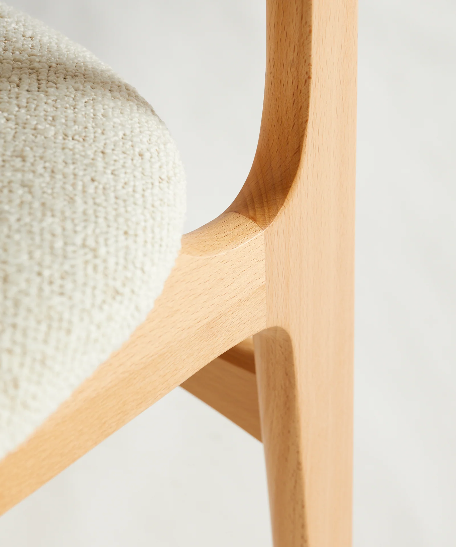 Silla de Comedor en Madera Tapizada Elma - Image 14