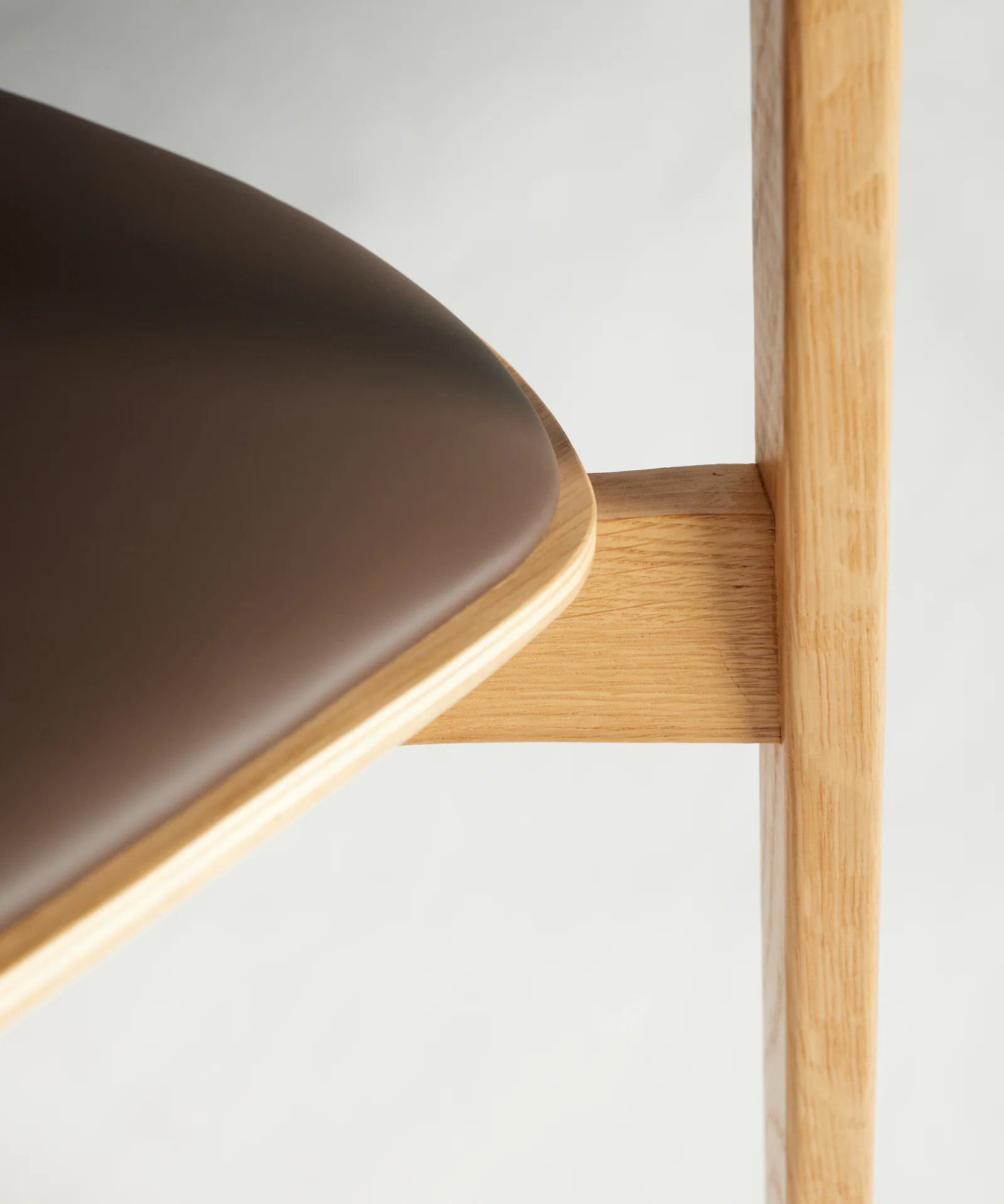 Silla de Comedor de Madera Maciza Petra - Image 2