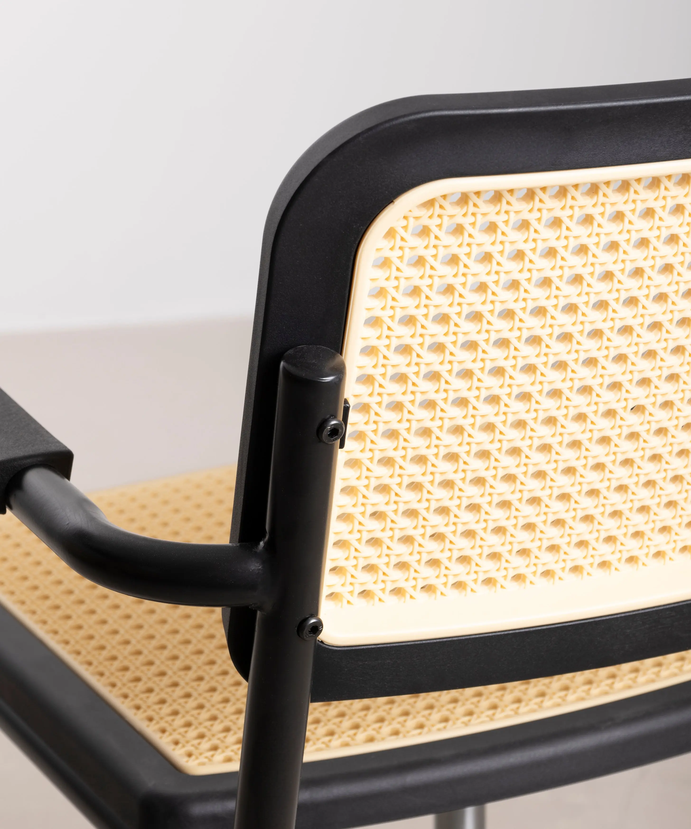 Silla de Oficina de Plástico y Ratán Candela Arms - Image 2