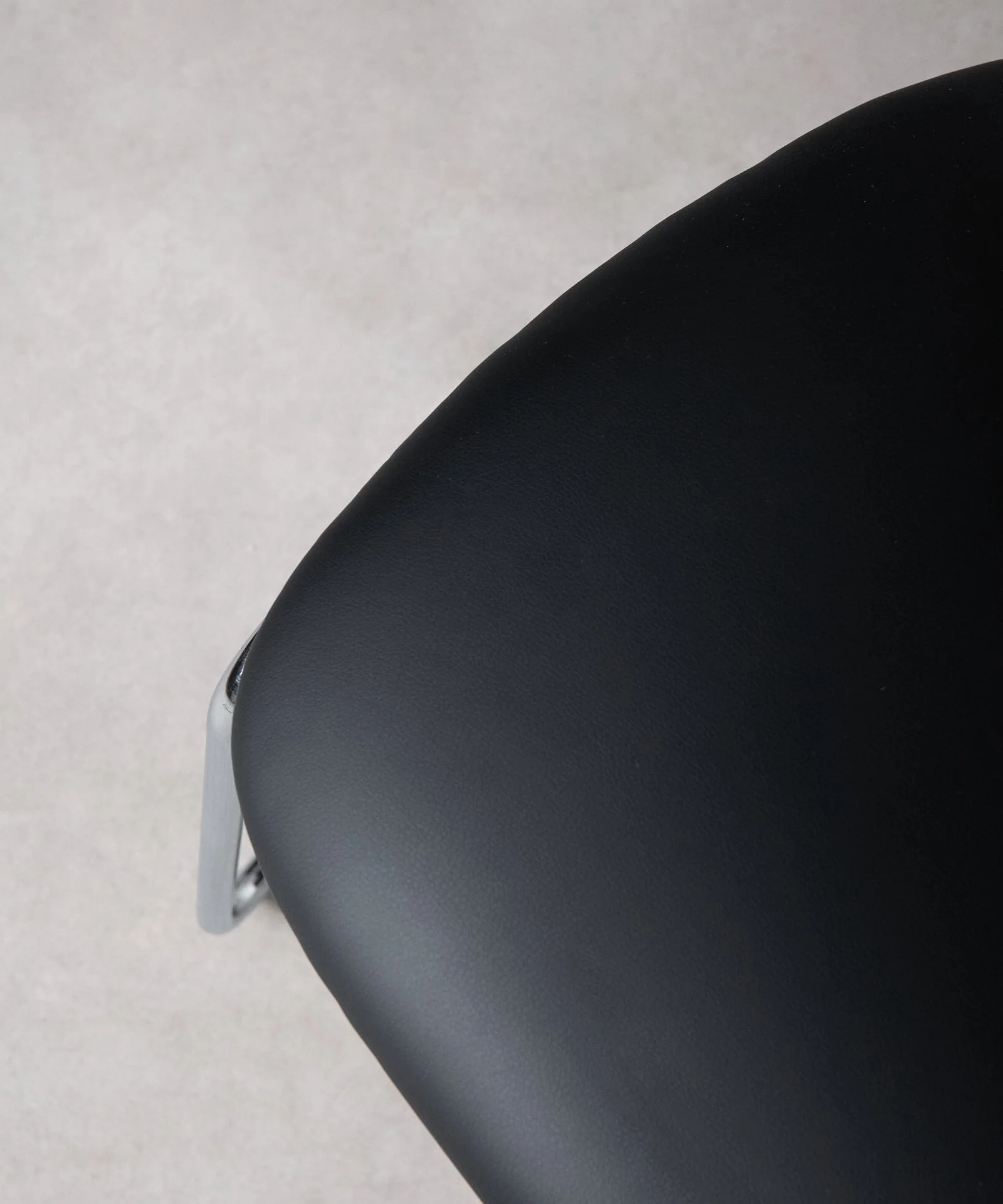 Silla de Comedor de Polipiel y Metal Moritz PU - Image 8