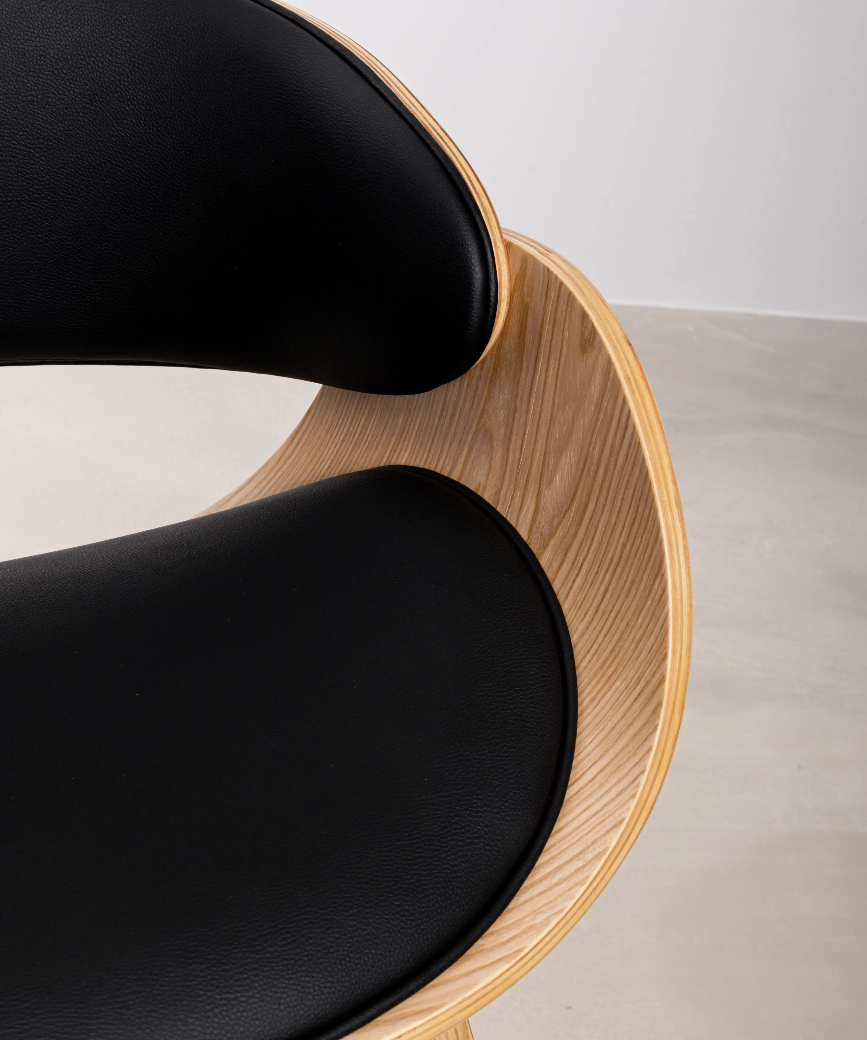 Silla de Comedor en Madera y Polipiel Debbie - Image 10