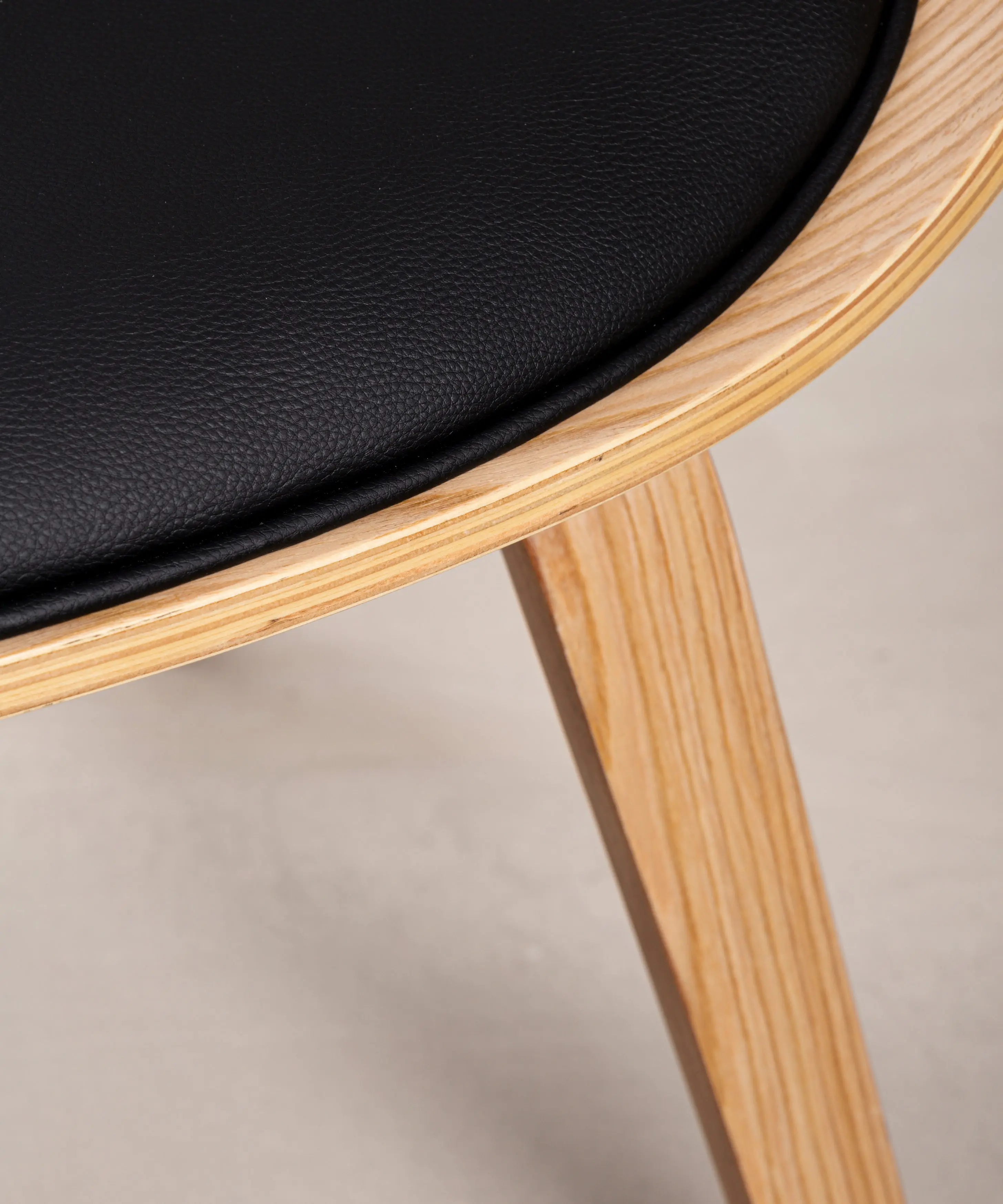 Silla de Comedor en Madera y Polipiel Debbie - Image 15