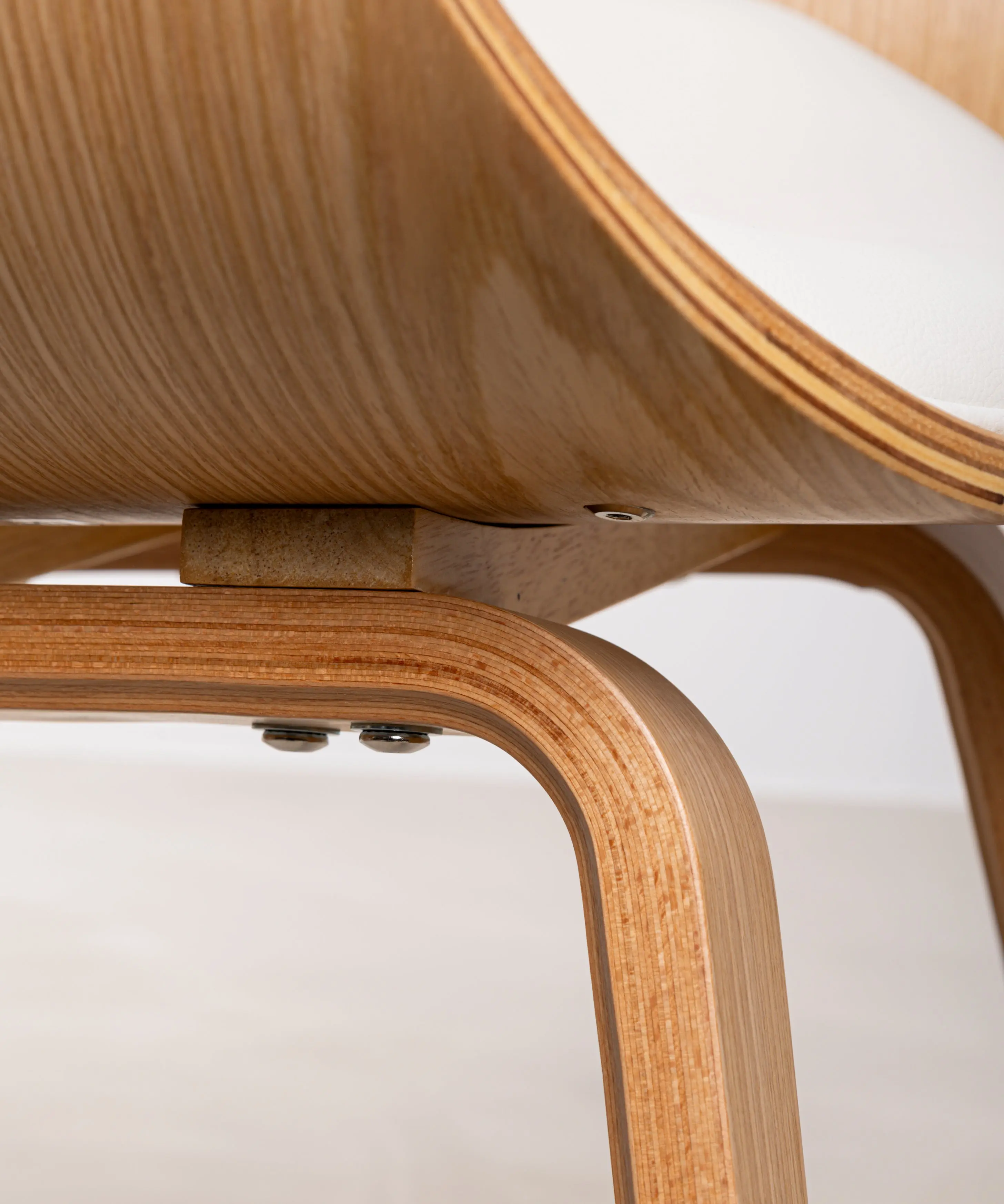 Silla de Comedor en Madera y Polipiel Debbie - Image 6
