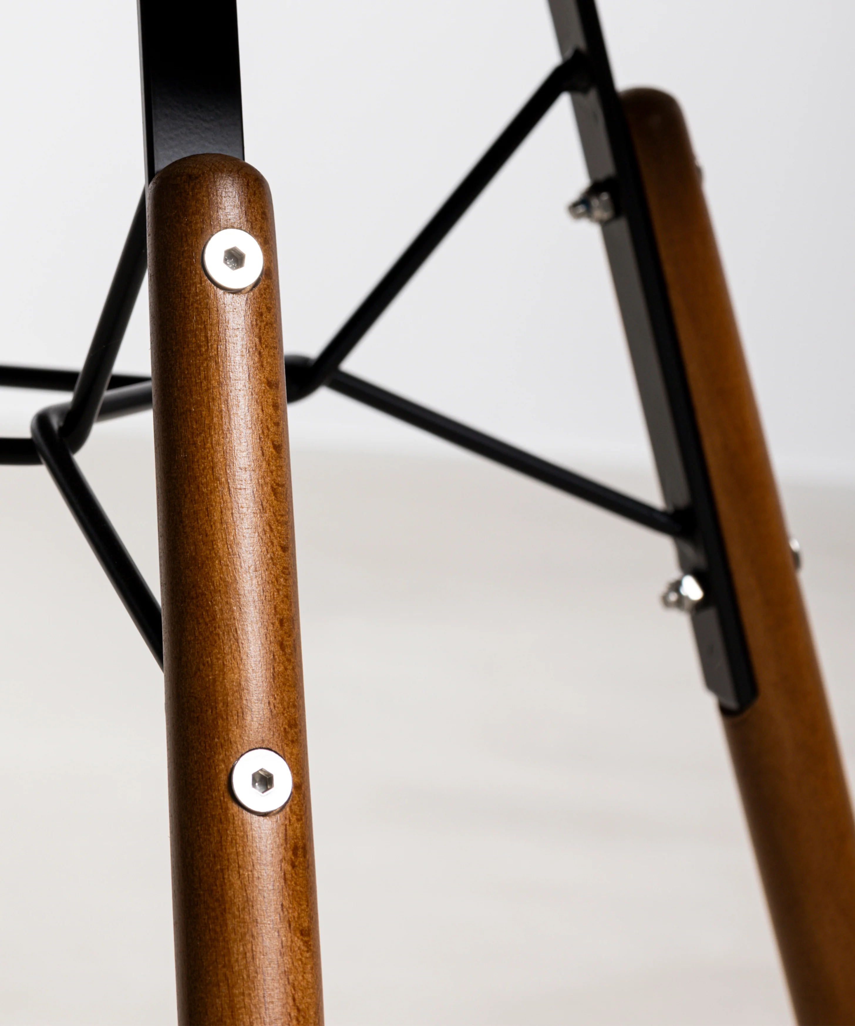 Silla de Polipropileno y Madera con Reposabrazos Elon Arms - Image 15