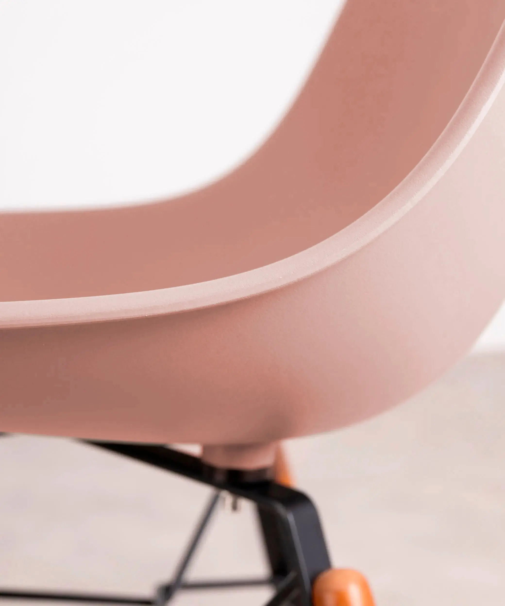Silla de Polipropileno y Madera con Reposabrazos Elon Arms - Image 29