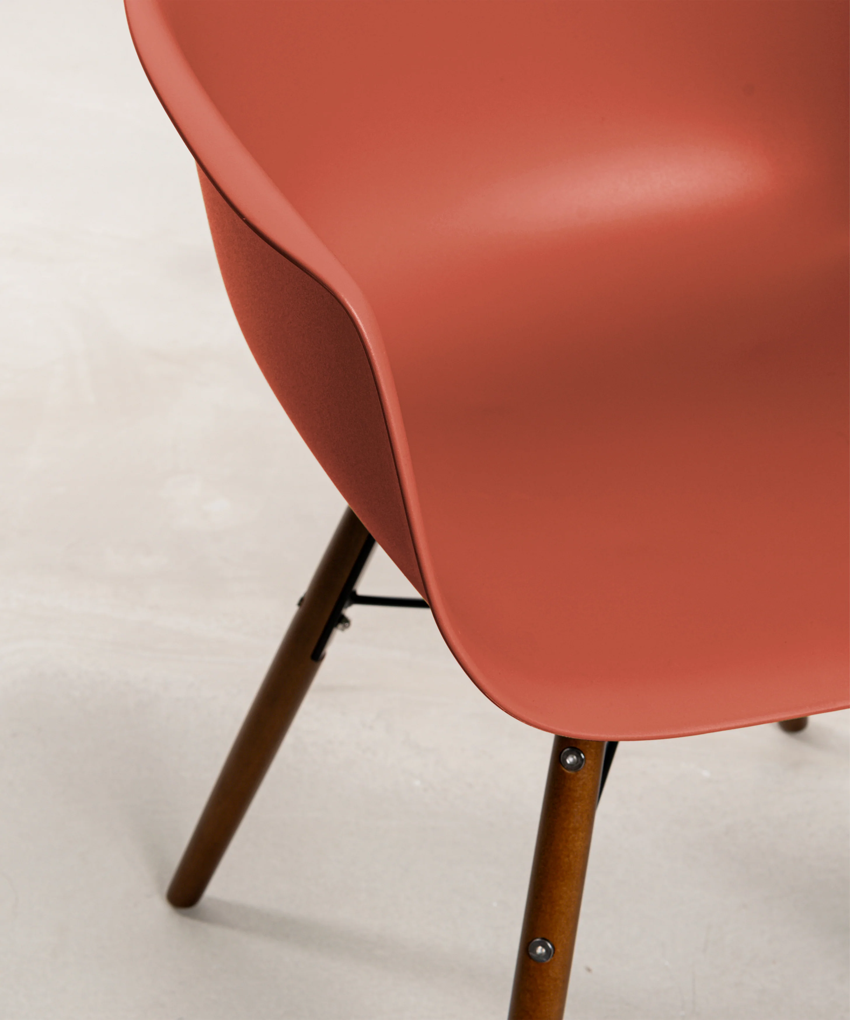 Silla de Polipropileno y Madera con Reposabrazos Elon Arms - Image 6