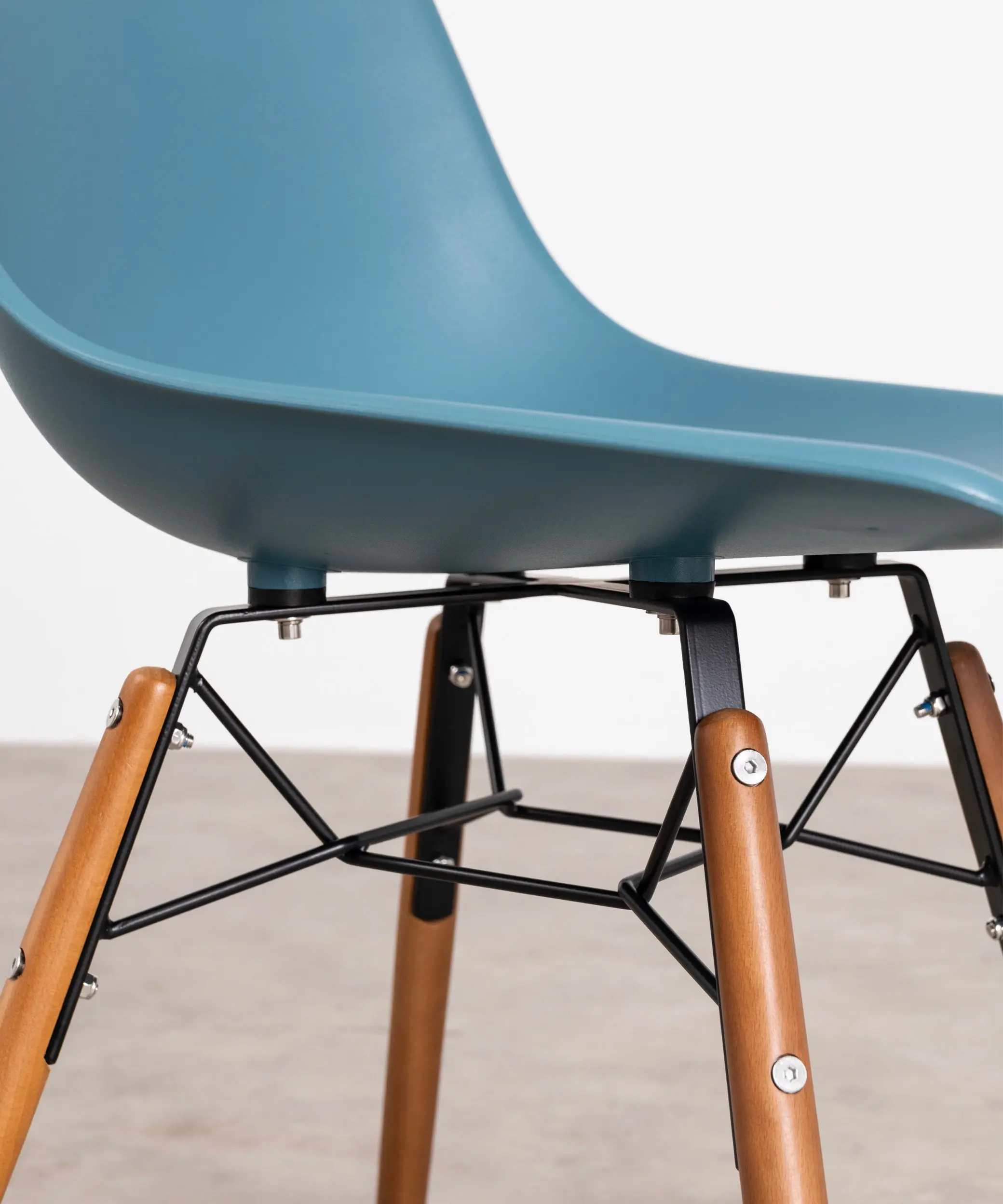 Silla de Polipropileno y Madera Elon - Image 8