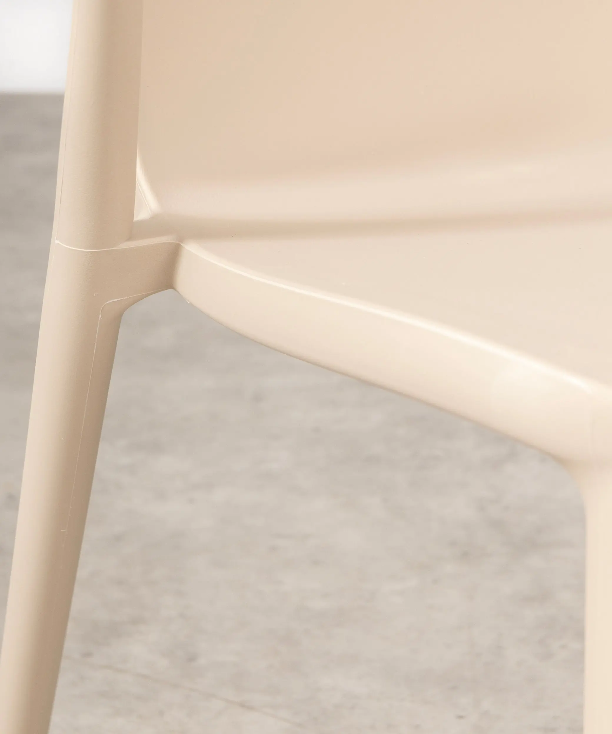 Silla de Polipropileno con Reposabrazos Gigi - Image 23