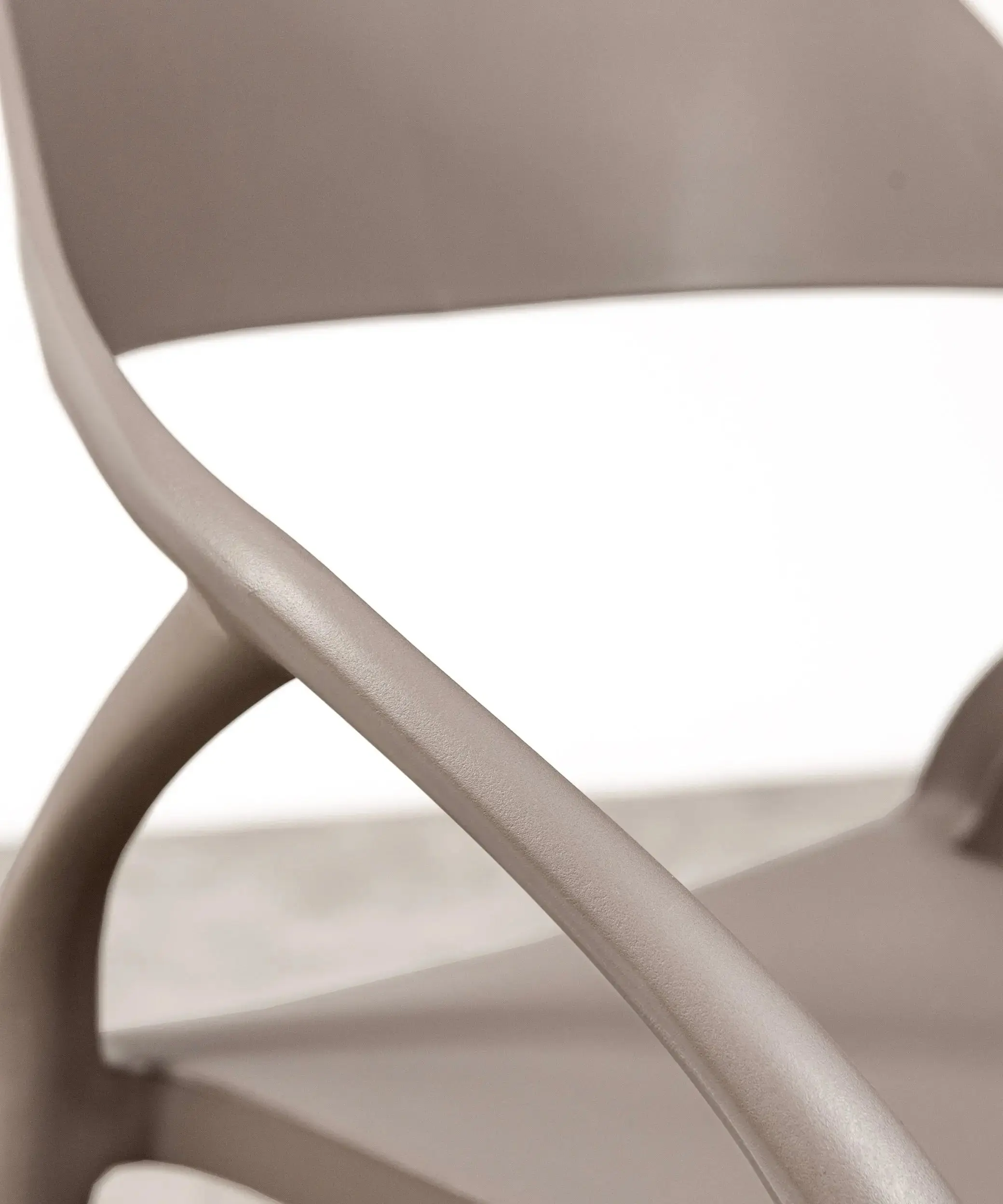 Silla de Polipropileno con Reposabrazos Grace - Image 17