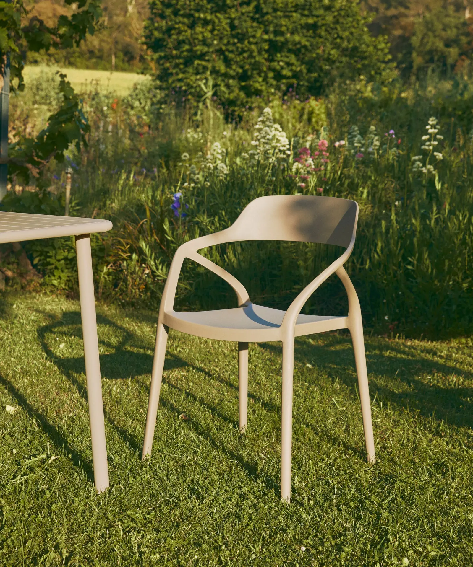 Silla de Polipropileno con Reposabrazos Grace - Image 36