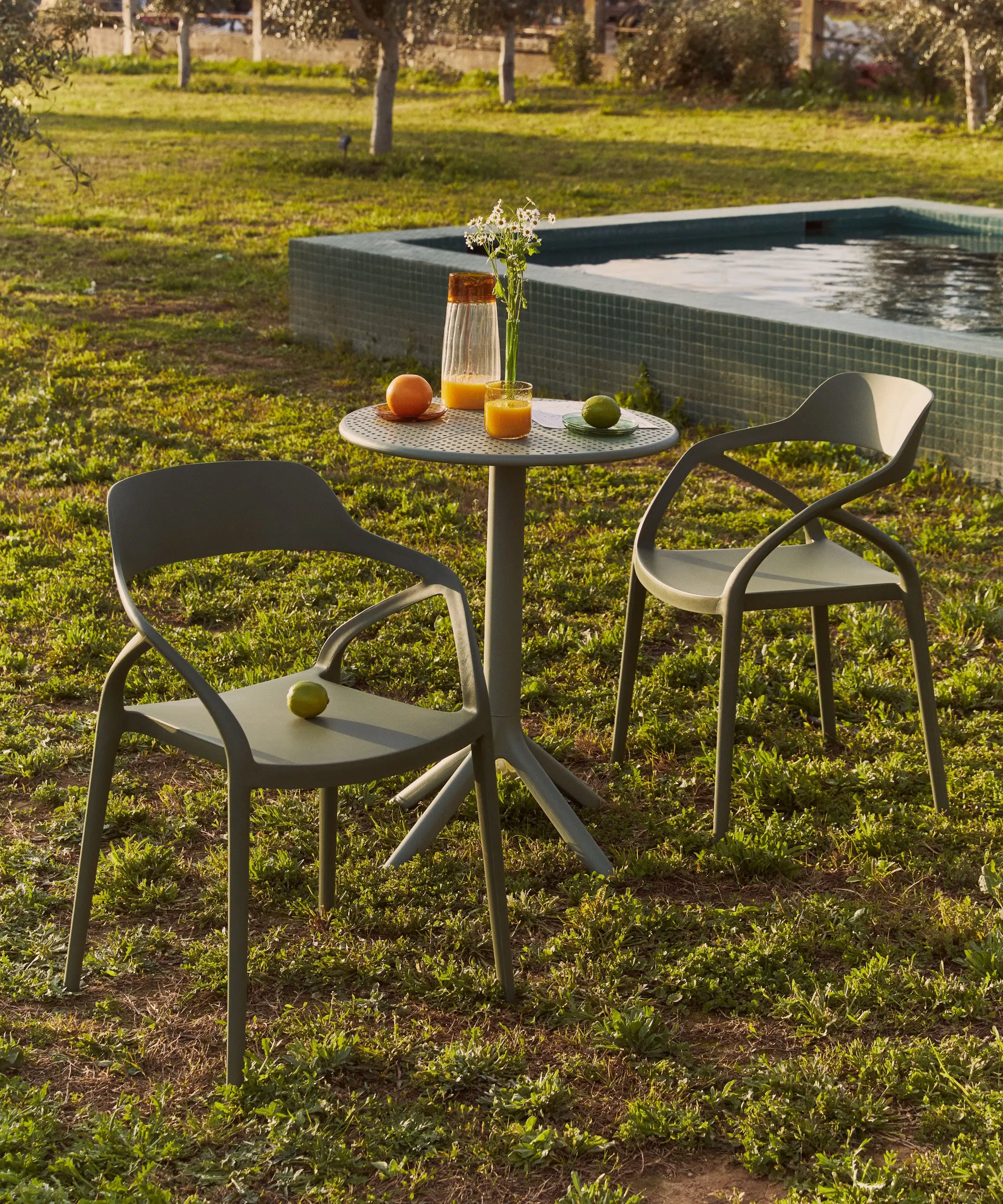 Silla de Polipropileno con Reposabrazos Grace - Image 13