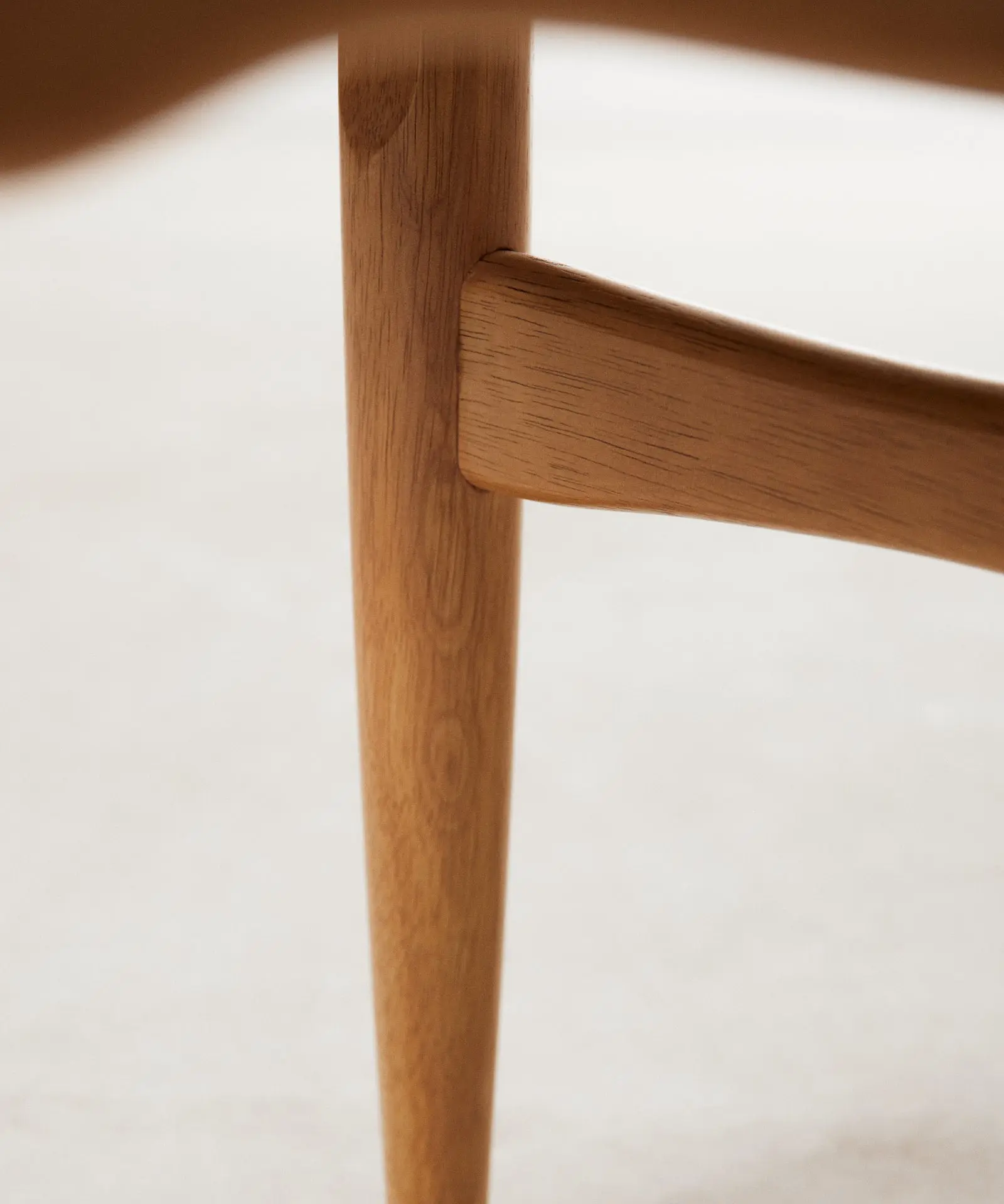 Silla de Comedor en Madera Acolchada Kyoto - Image 10