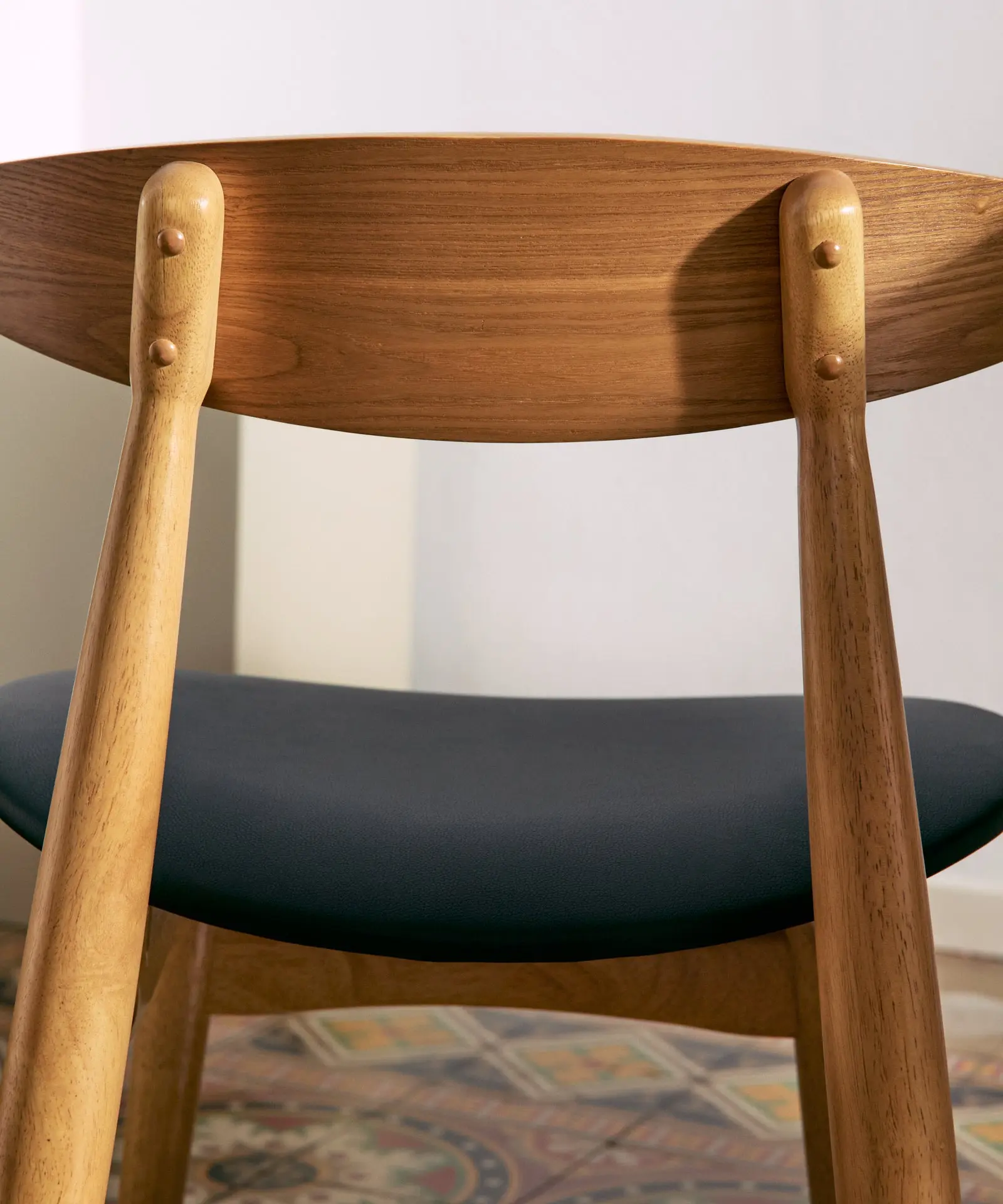 Silla de Comedor en Madera Acolchada Kyoto - Image 16