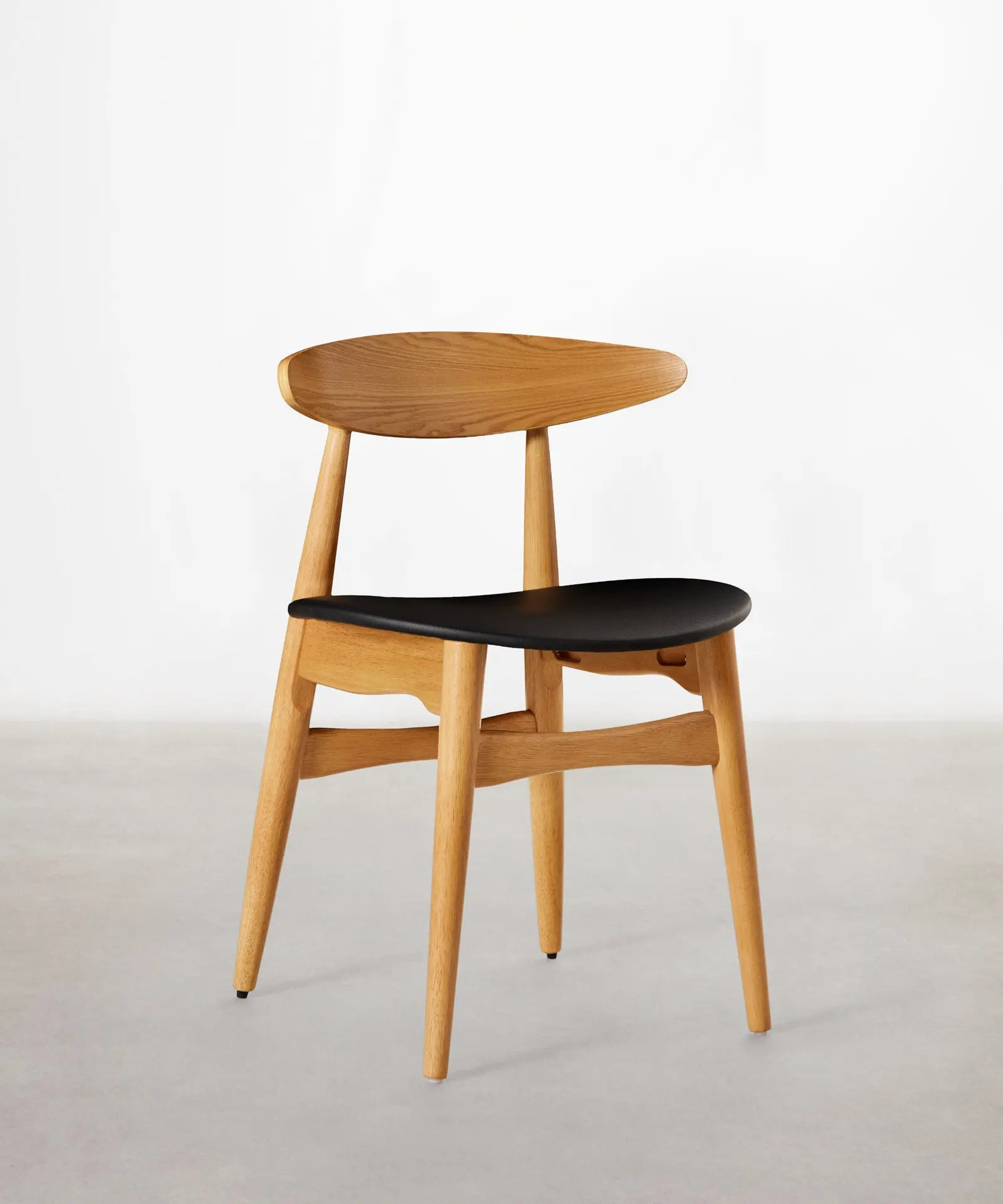 Silla de Comedor en Madera Acolchada Kyoto - Image 17