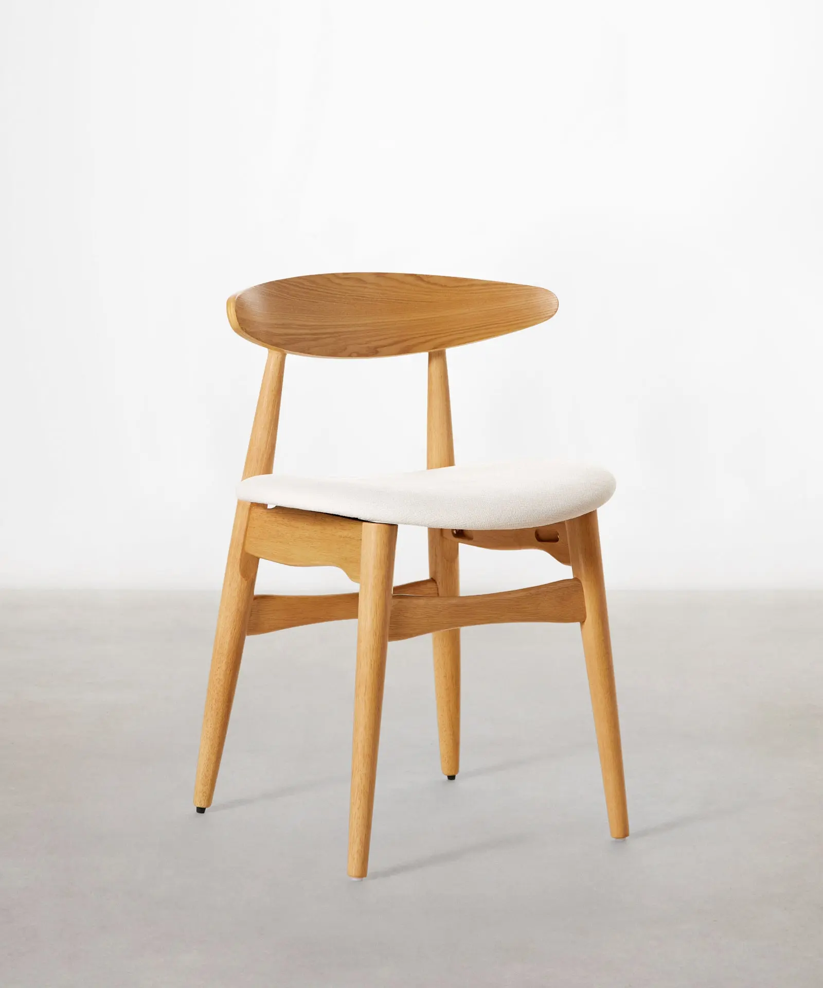 Silla de Comedor en Madera Acolchada Kyoto - Image 21