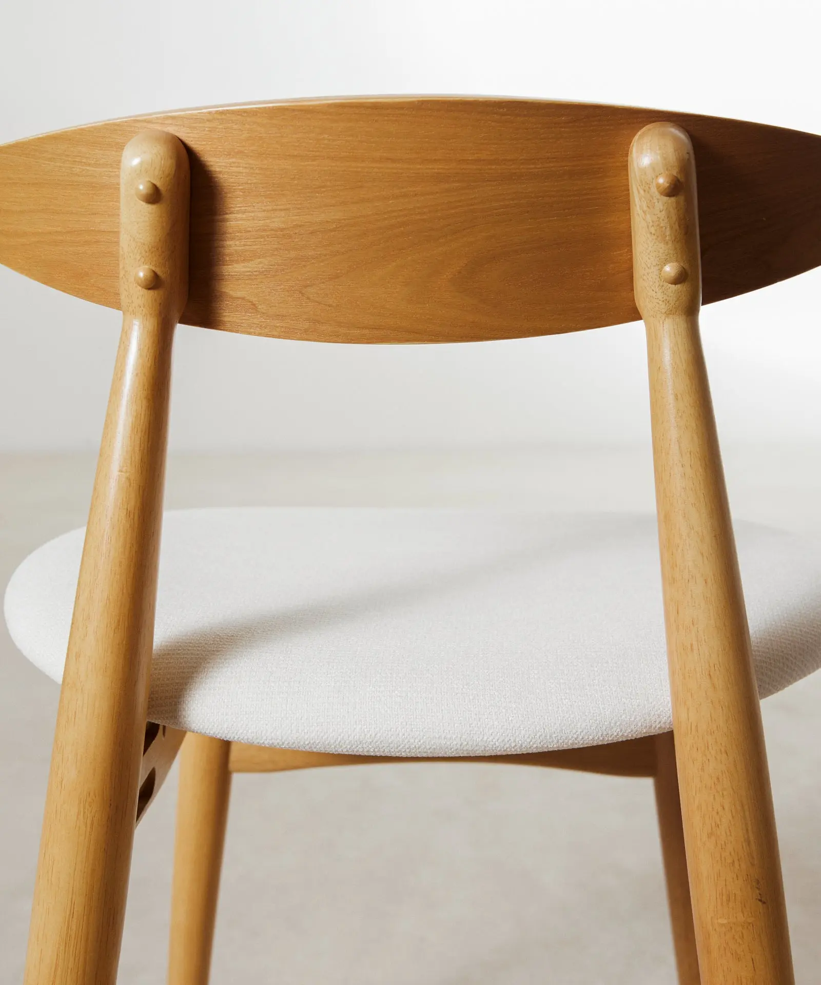 Silla de Comedor en Madera Acolchada Kyoto - Image 22