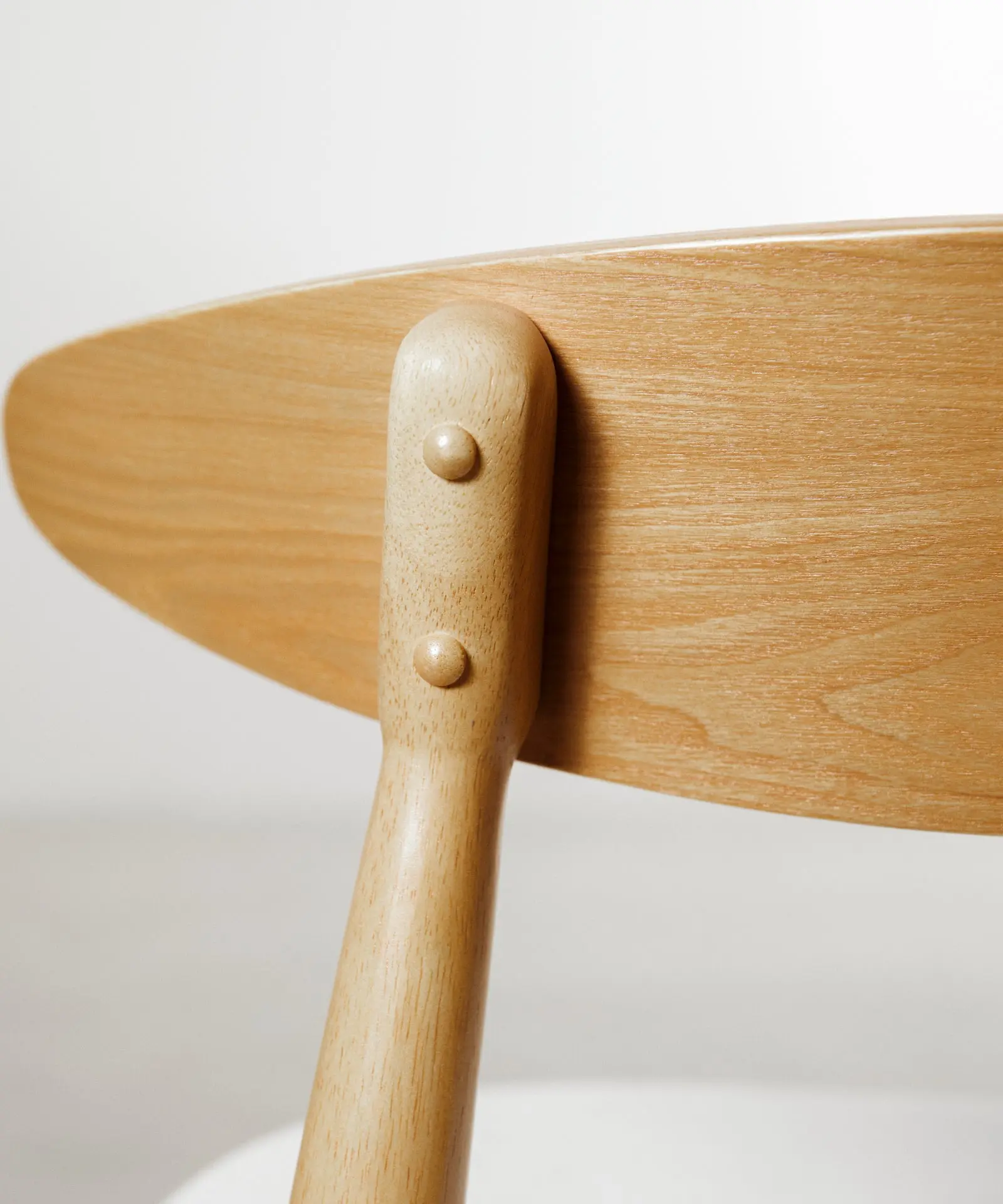 Silla de Comedor en Madera Acolchada Kyoto - Image 30