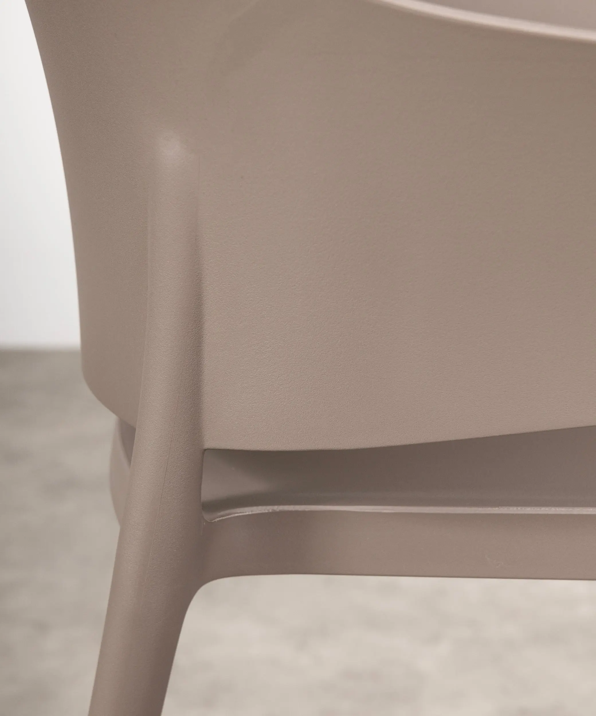 Silla de Polipropileno con Reposabrazos Liam - Image 16