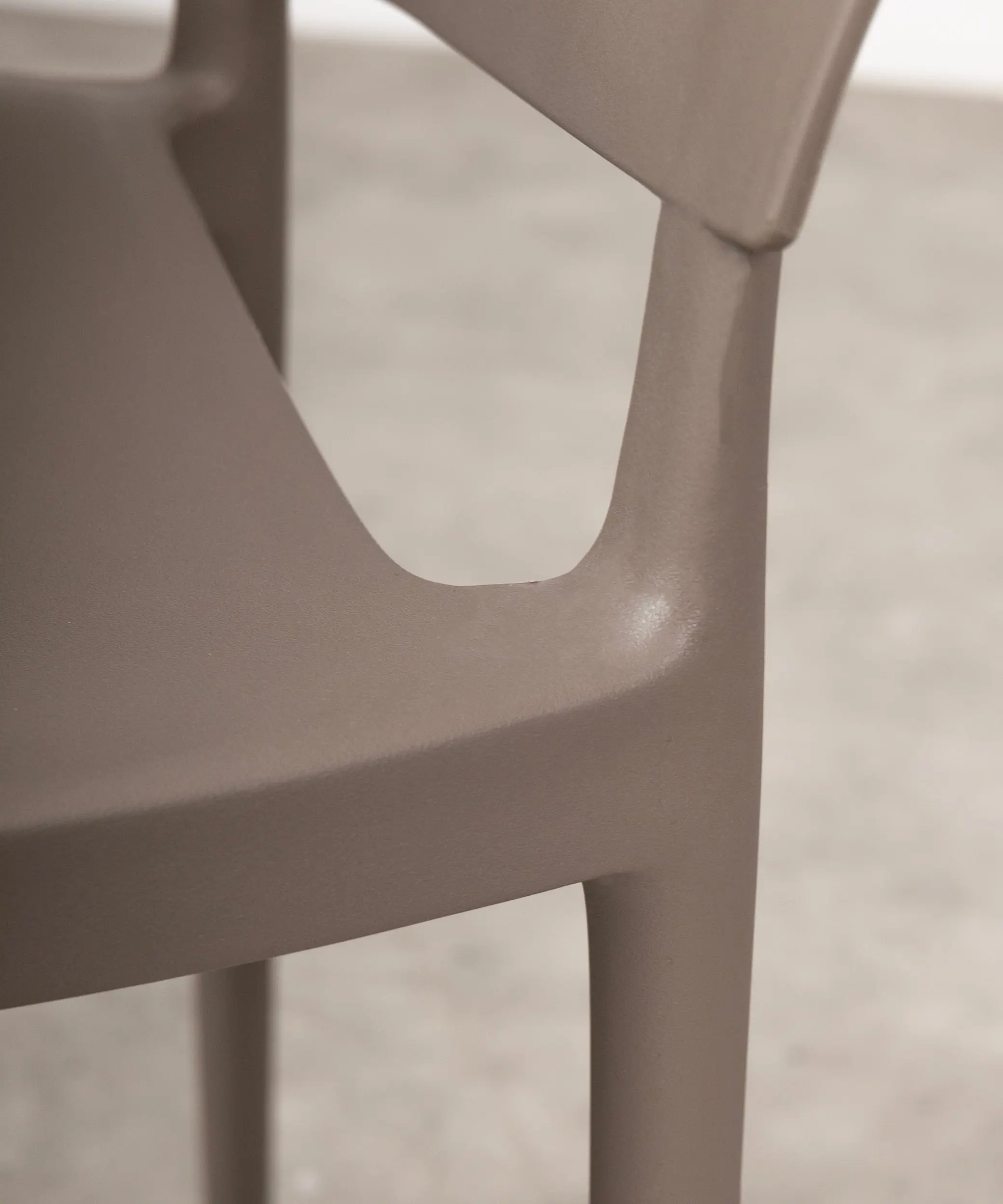 Silla de Polipropileno con Reposabrazos Liam - Image 20