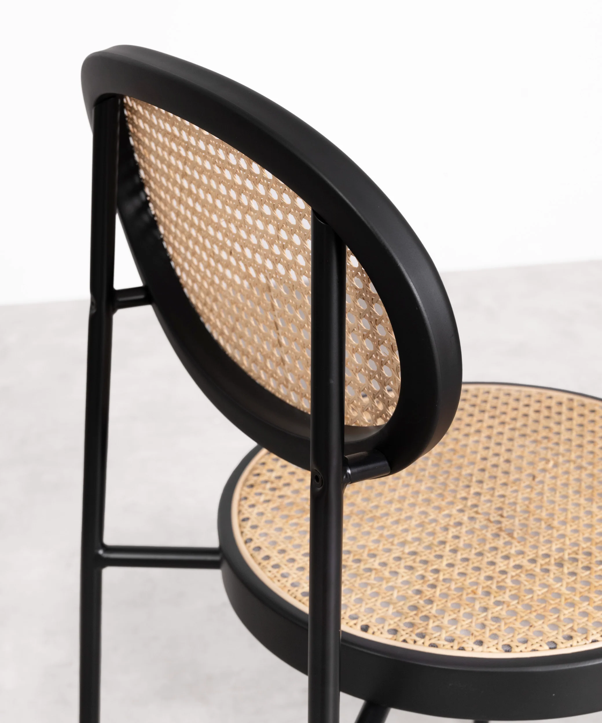 Silla de Comedor en Ratán y Metal Lora - Image 2