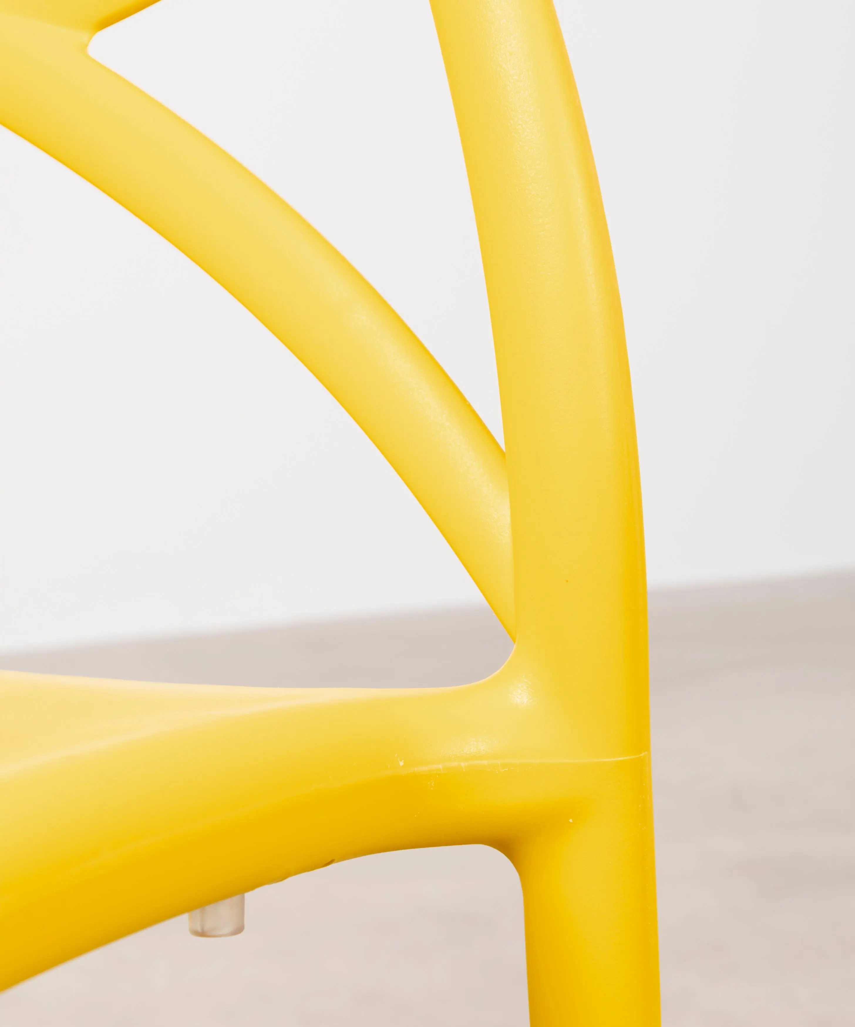 Silla de Polipropileno con Reposabrazos Maestro Arms - Image 22