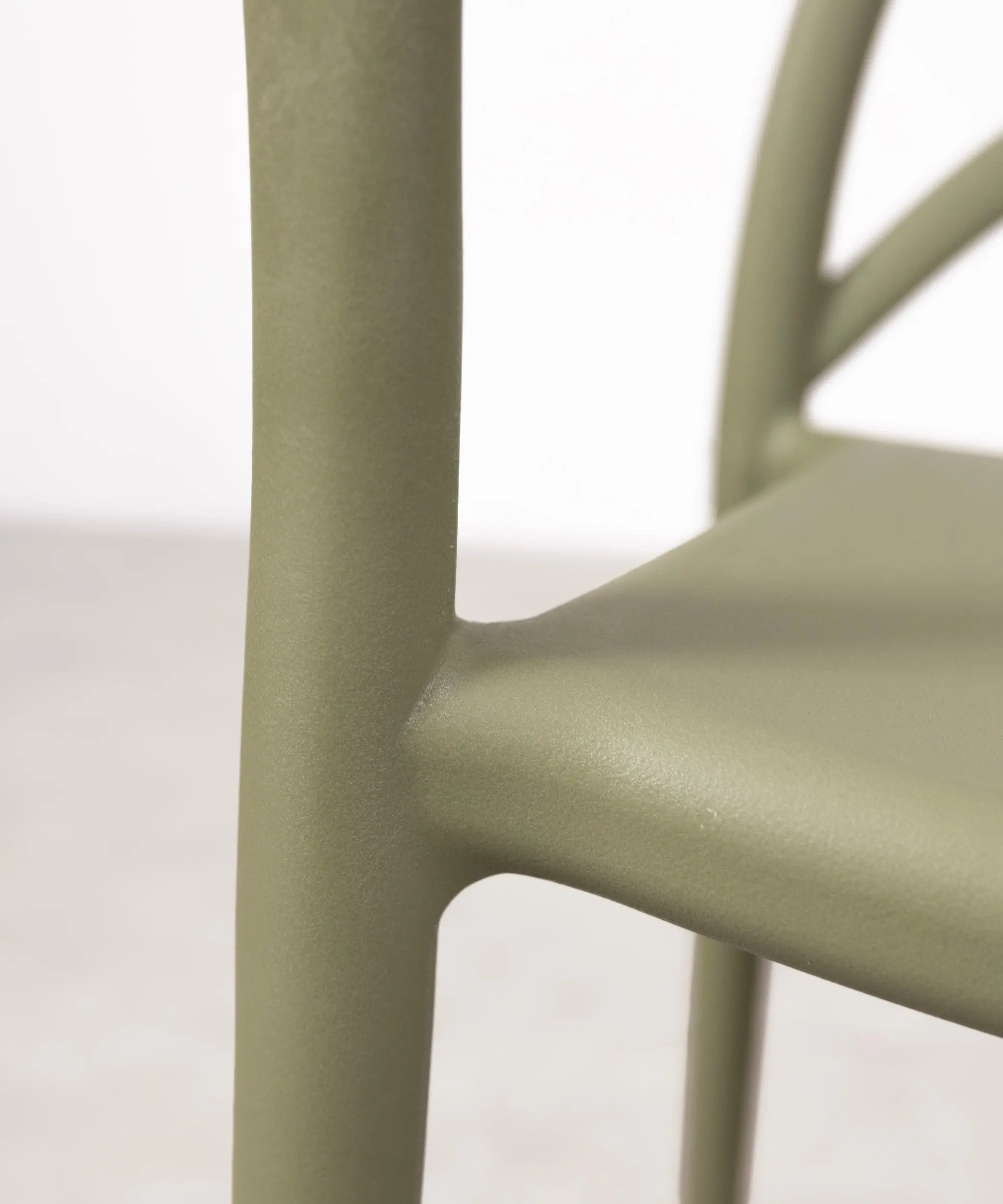 Silla de Polipropileno con Reposabrazos Maestro Arms - Image 44