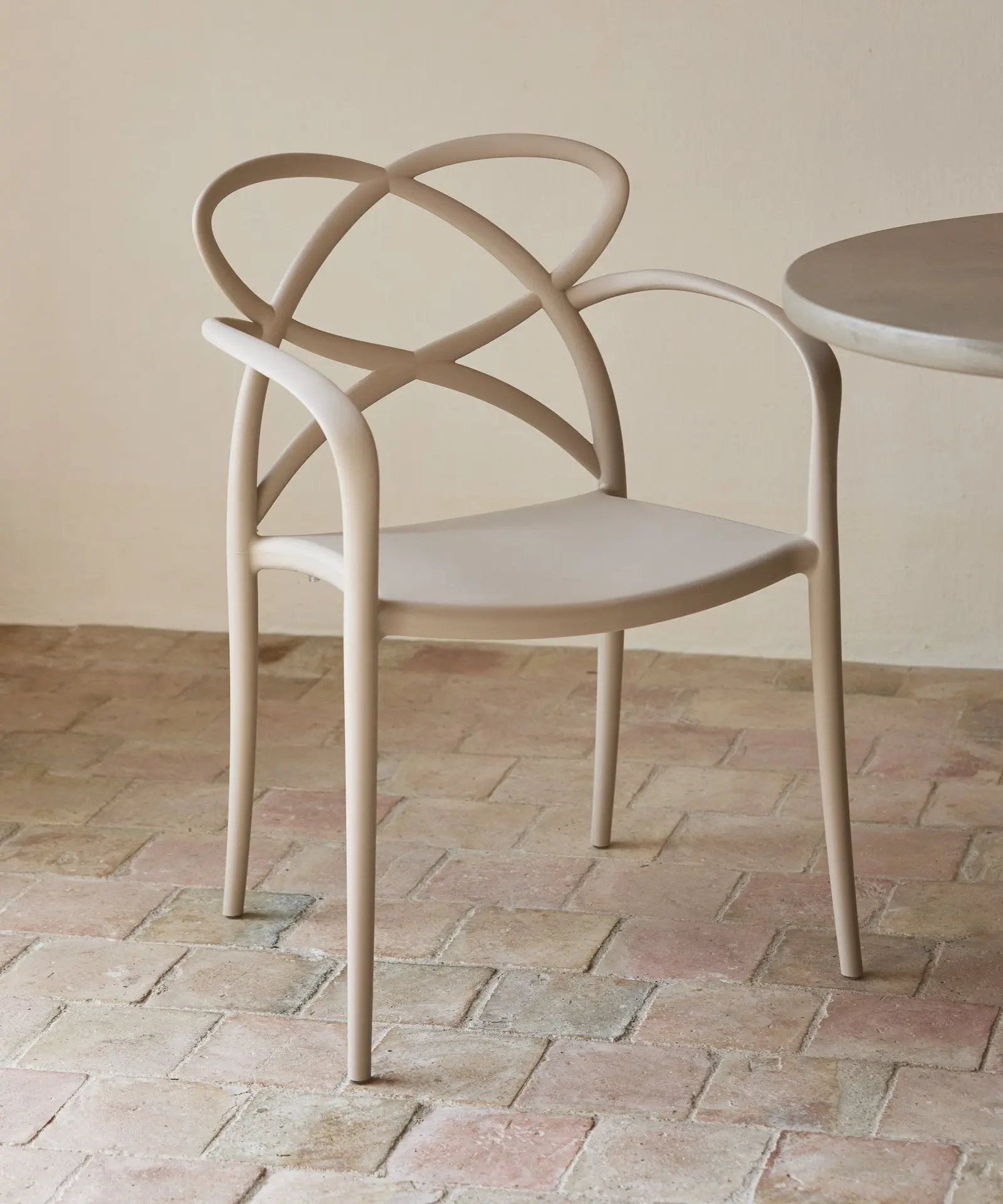 Silla de Polipropileno con Reposabrazos Maestro Arms - Image 45