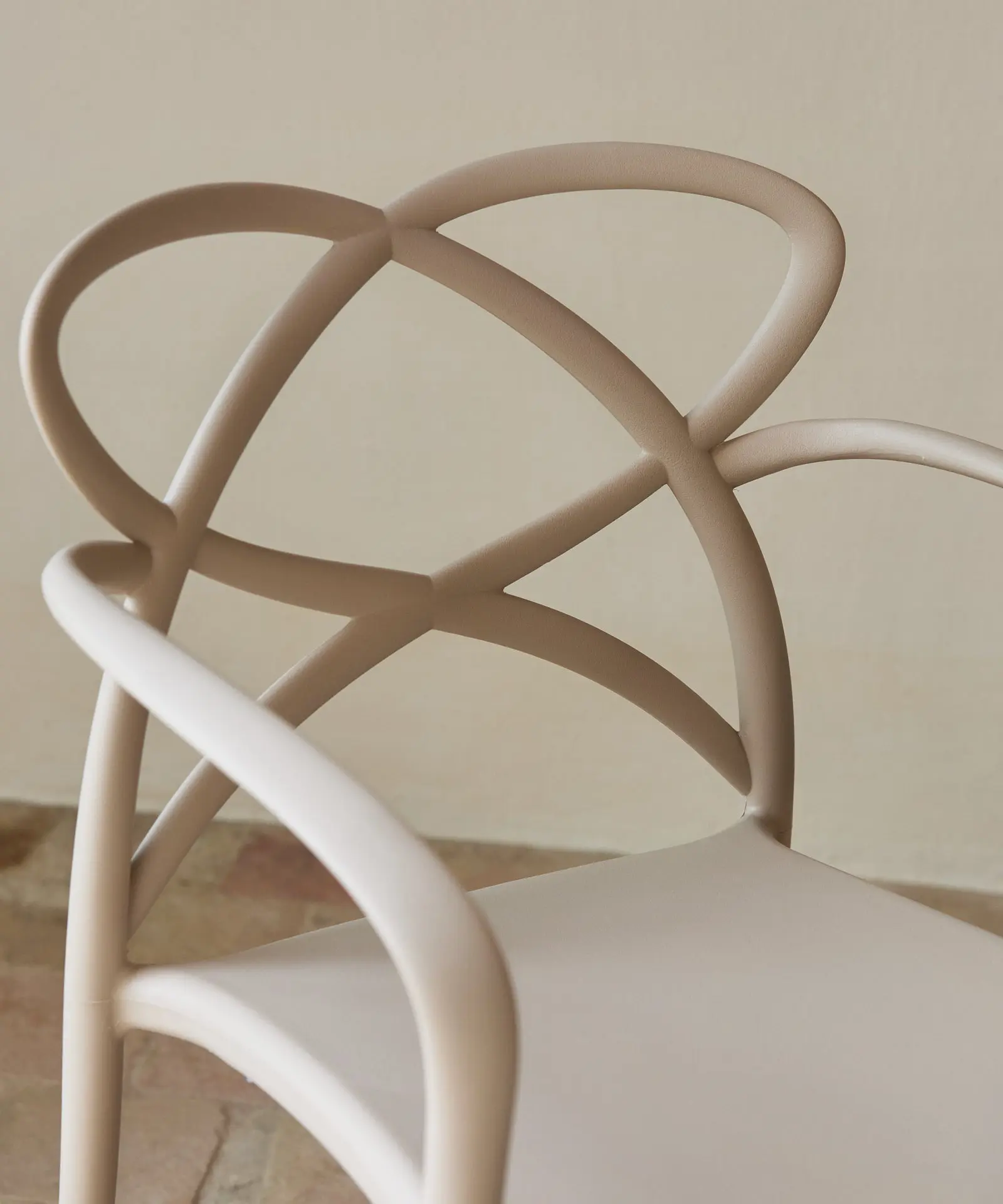 Silla de Polipropileno con Reposabrazos Maestro Arms - Image 46