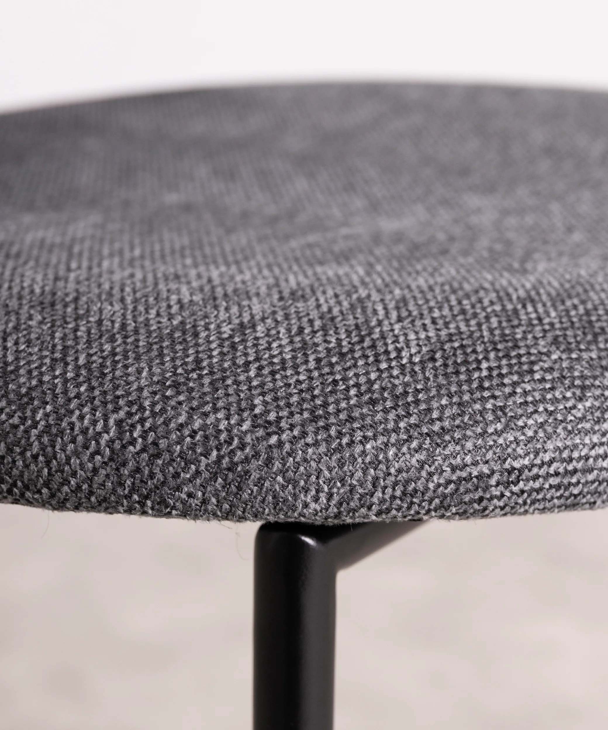Silla de Comedor en Tela y Metal Maruchi - Image 15