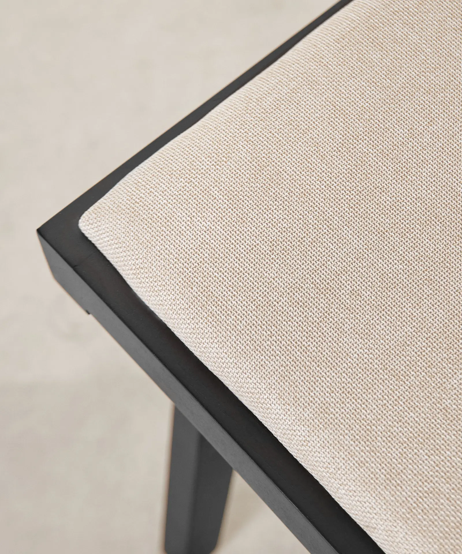 Silla de Comedor en Madera y Tapizada Matilde - Image 10