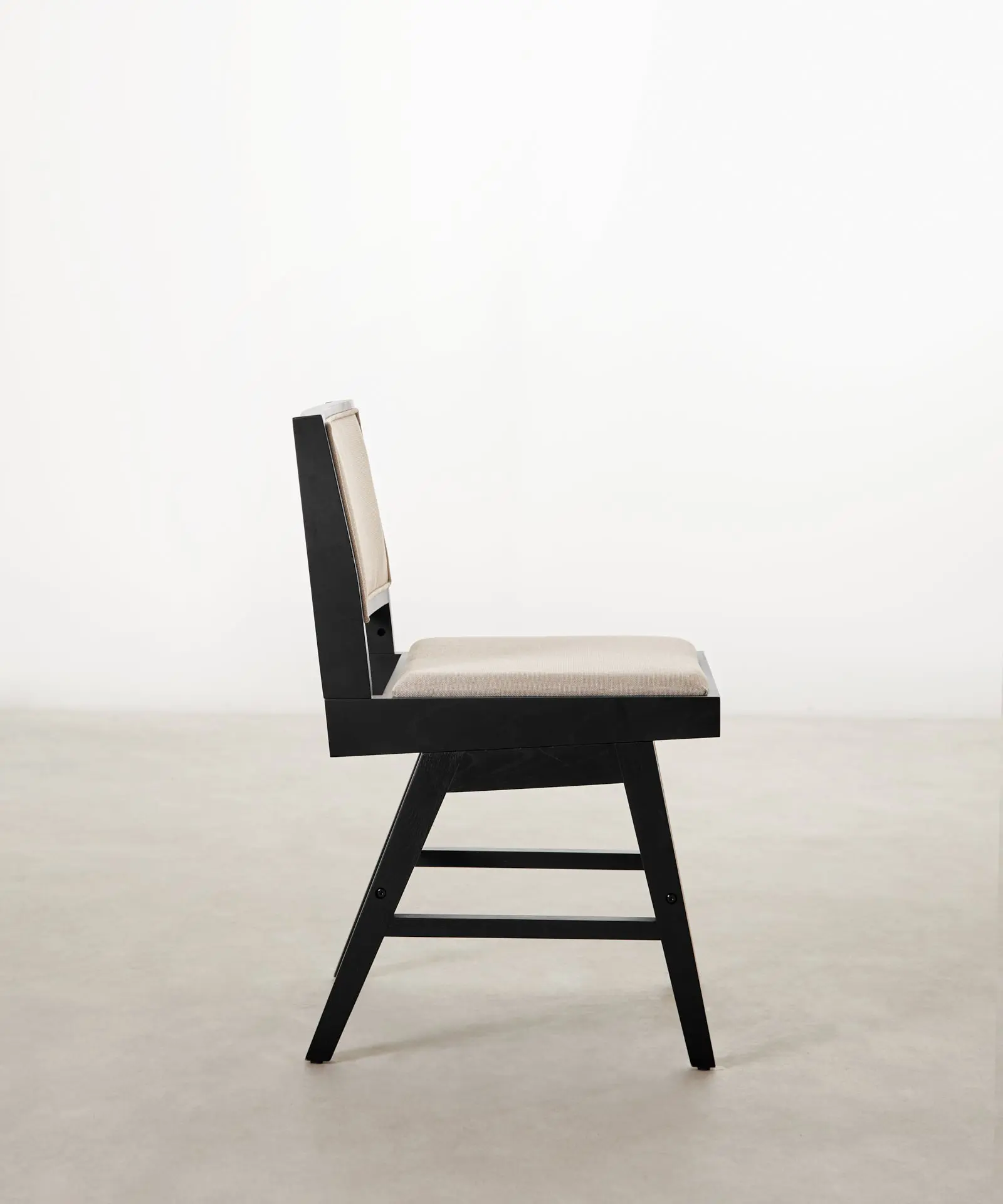 Silla de Comedor en Madera y Tapizada Matilde - Image 11