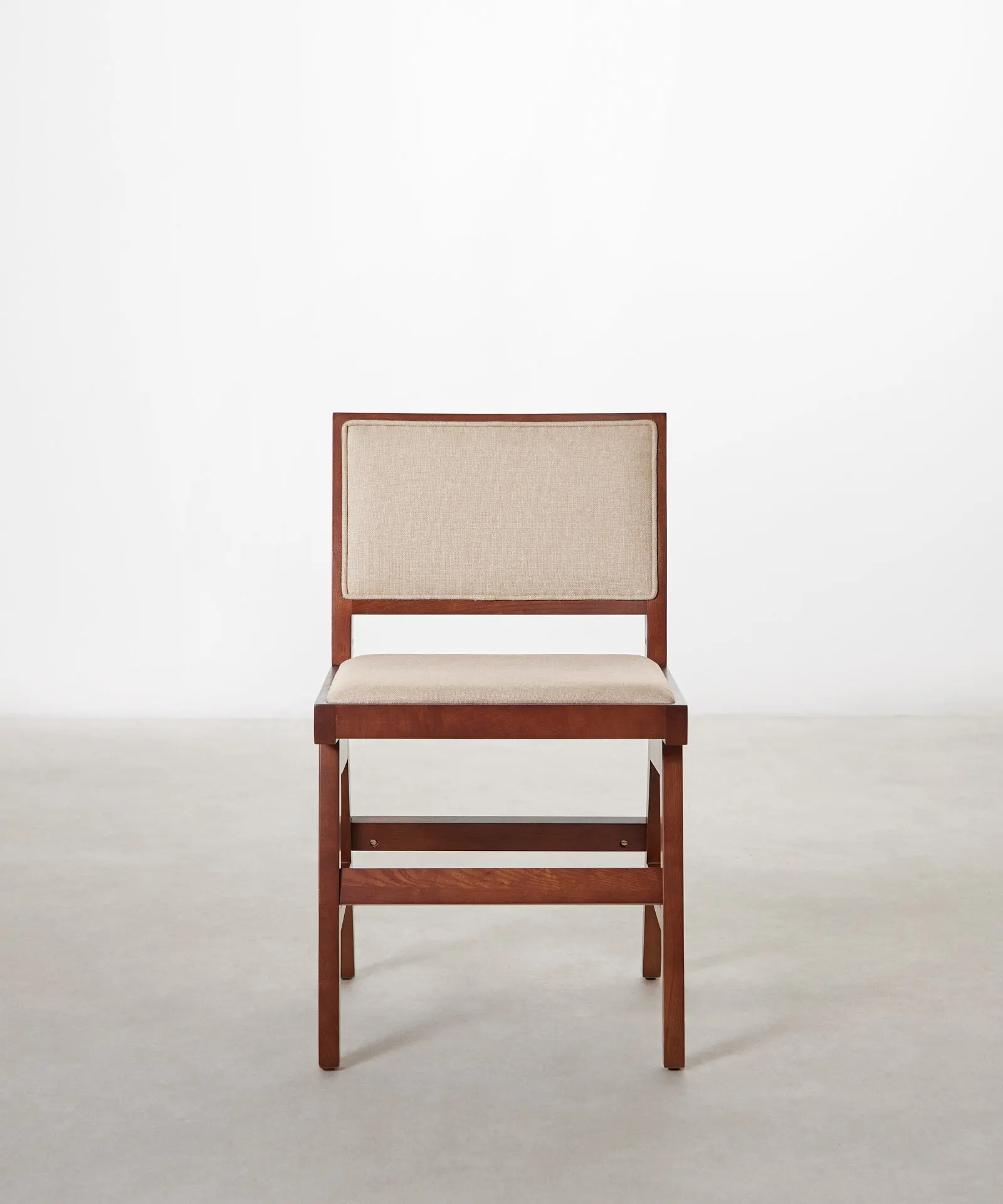 Silla de Comedor en Madera y Tapizada Matilde - Image 4