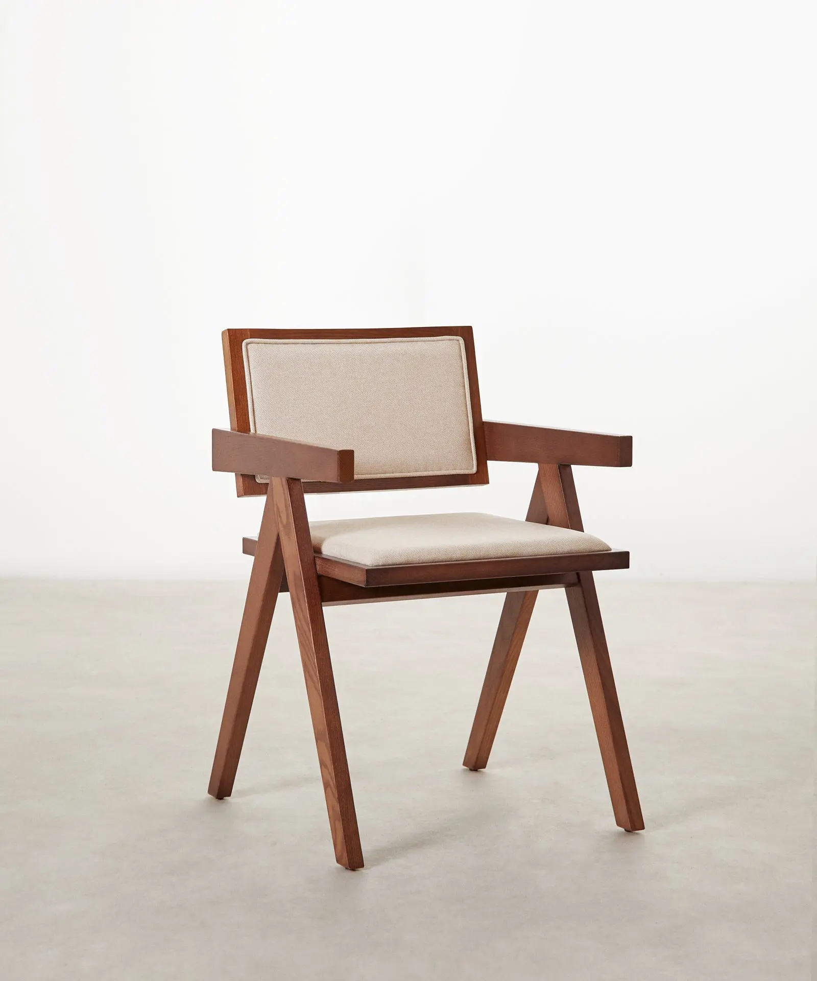 Silla de Comedor en Madera y Tapizada con Reposabrazos Matilde - Image 3