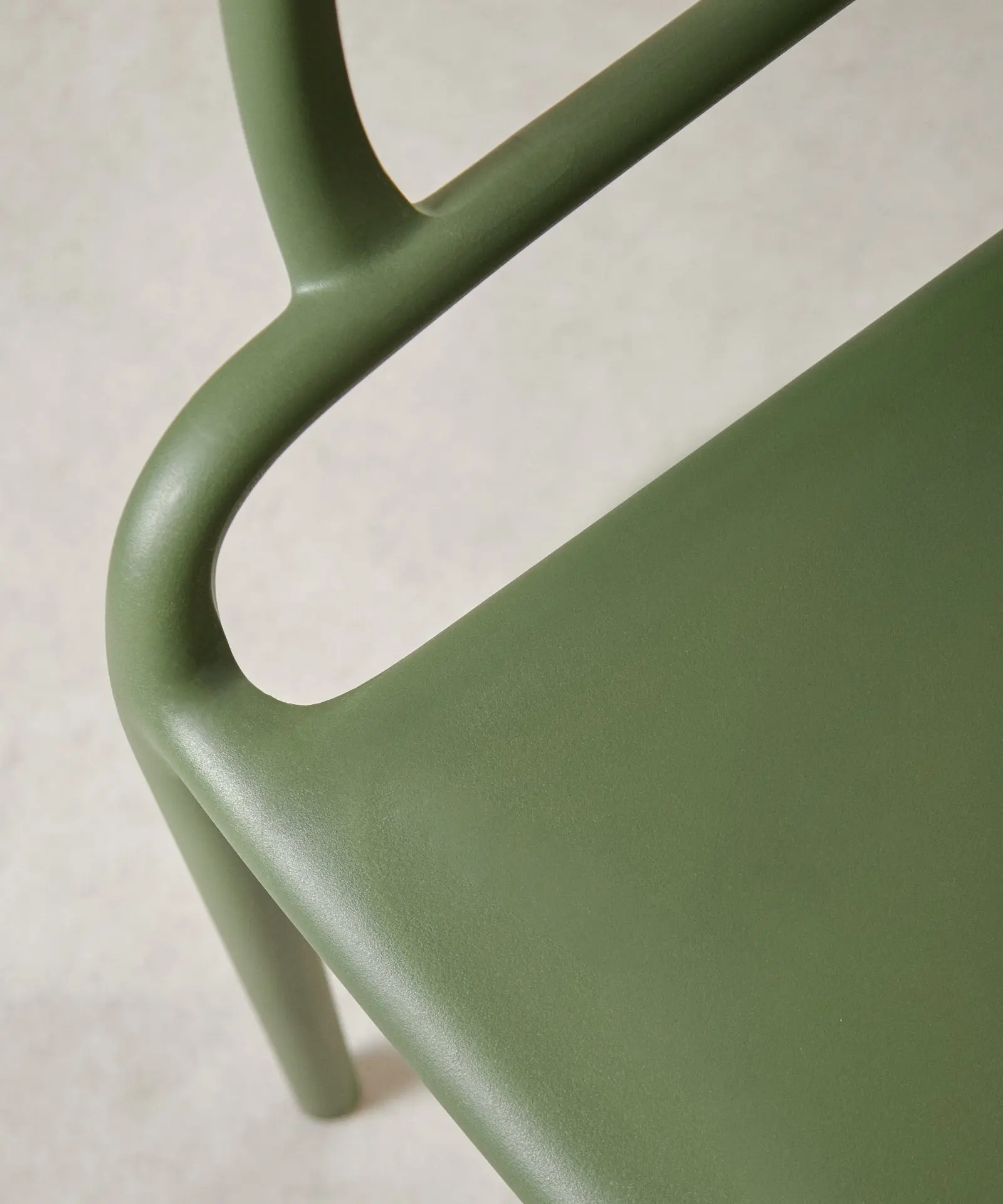 Silla de Polipropileno con Reposabrazos Mila - Image 2