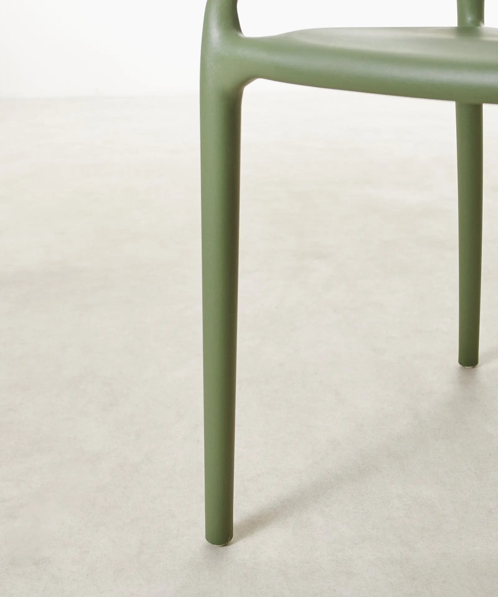 Silla de Polipropileno con Reposabrazos Mila - Image 8