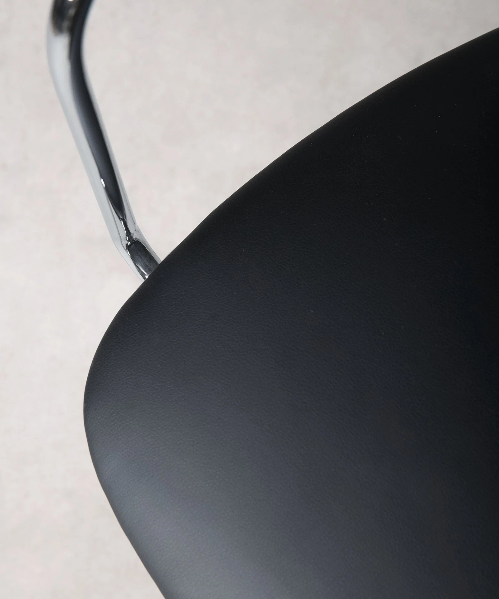Silla de Comedor de Polipiel y Metal con Reposabrazos Moritz PU - Image 13