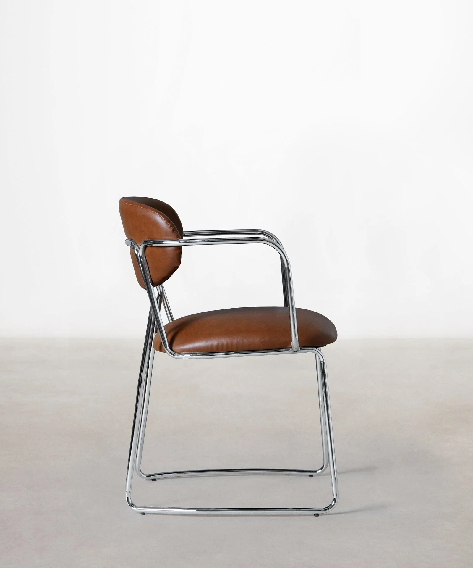 Silla de Comedor de Polipiel y Metal con Reposabrazos Moritz PU - Image 3