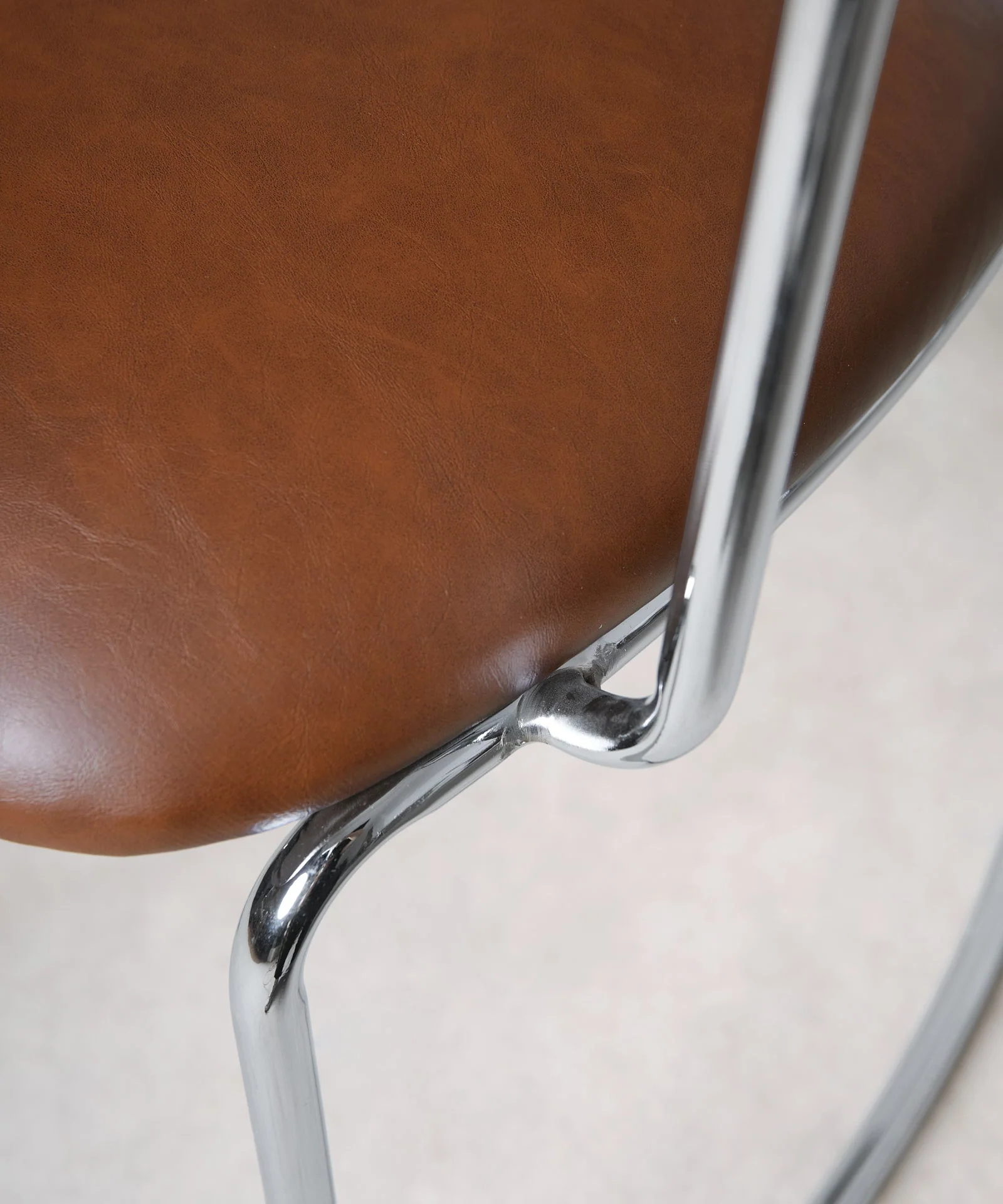Silla de Comedor de Polipiel y Metal con Reposabrazos Moritz PU - Image 7