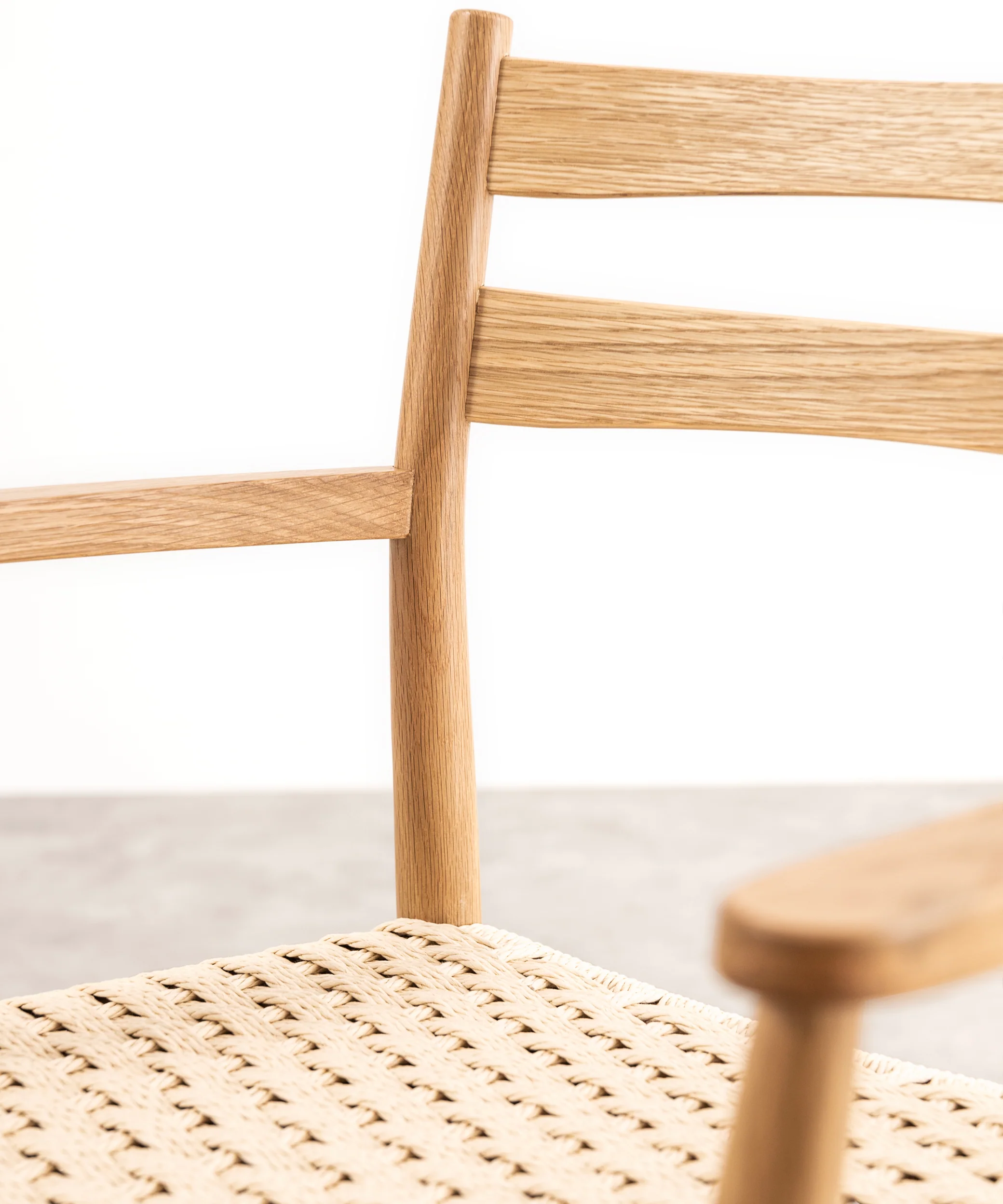 Silla de Comedor en Madera y Cuerda Trenzada con Reposabrazos Nona Arms - Image 11
