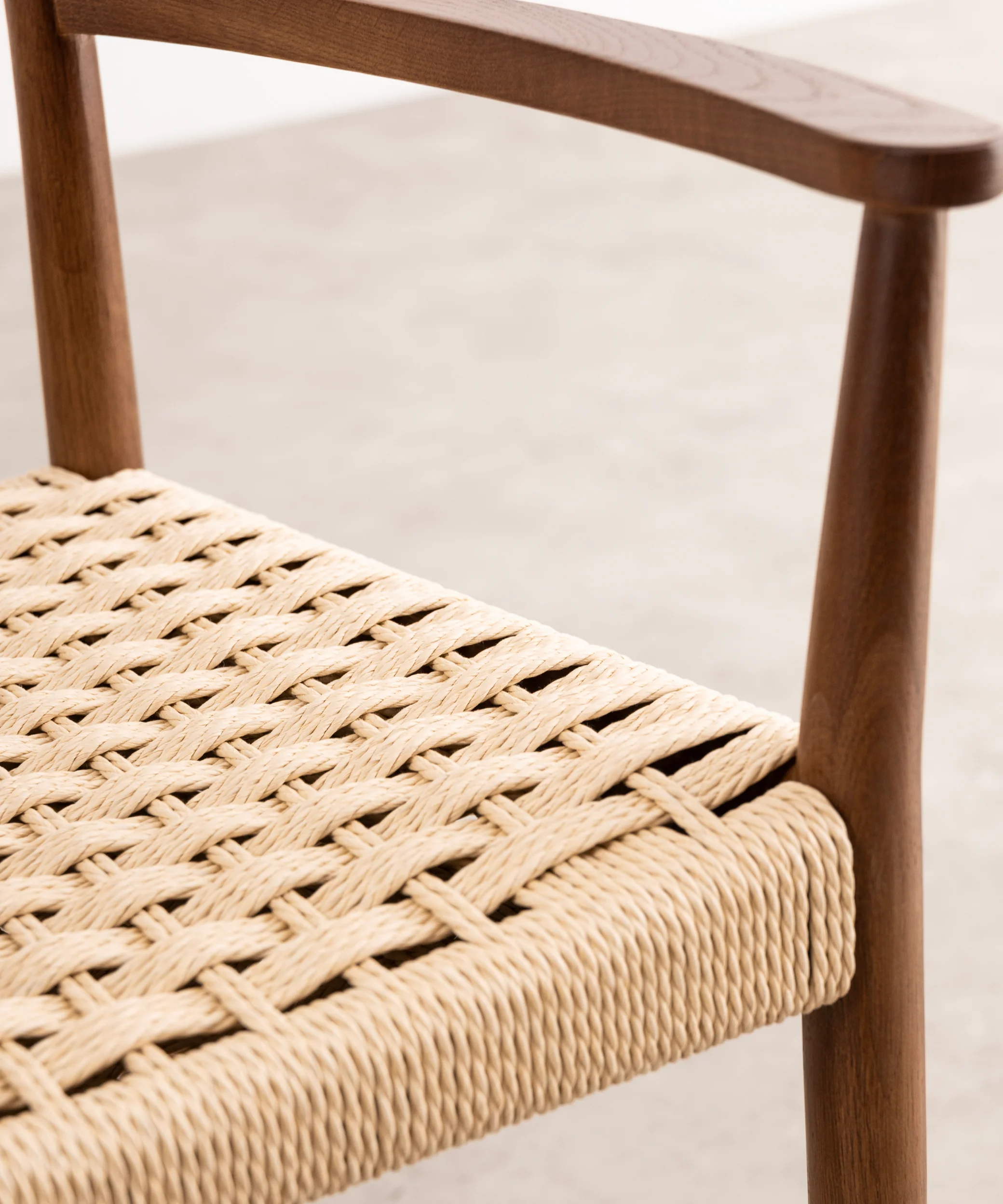 Silla de Comedor en Madera y Cuerda Trenzada con Reposabrazos Nona Arms - Image 6