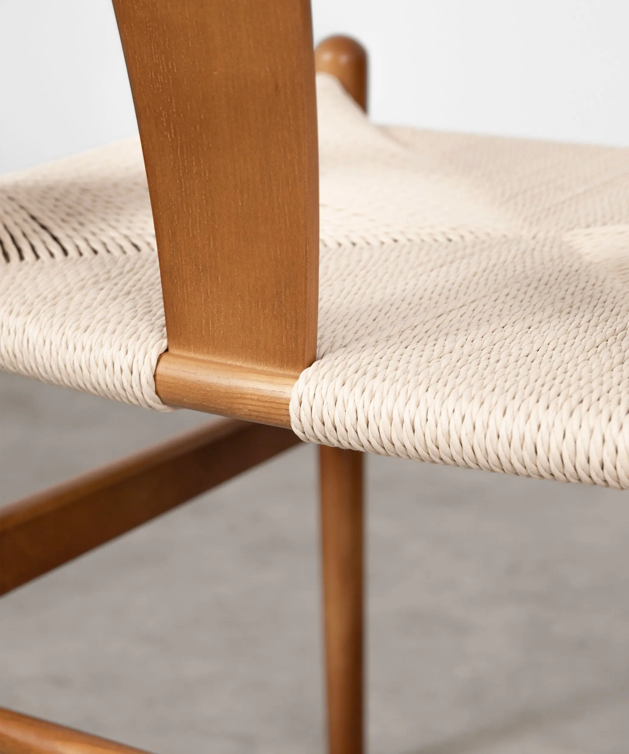 Silla de Comedor en Madera y Cuerda Trenzada Nordeco - Image 6