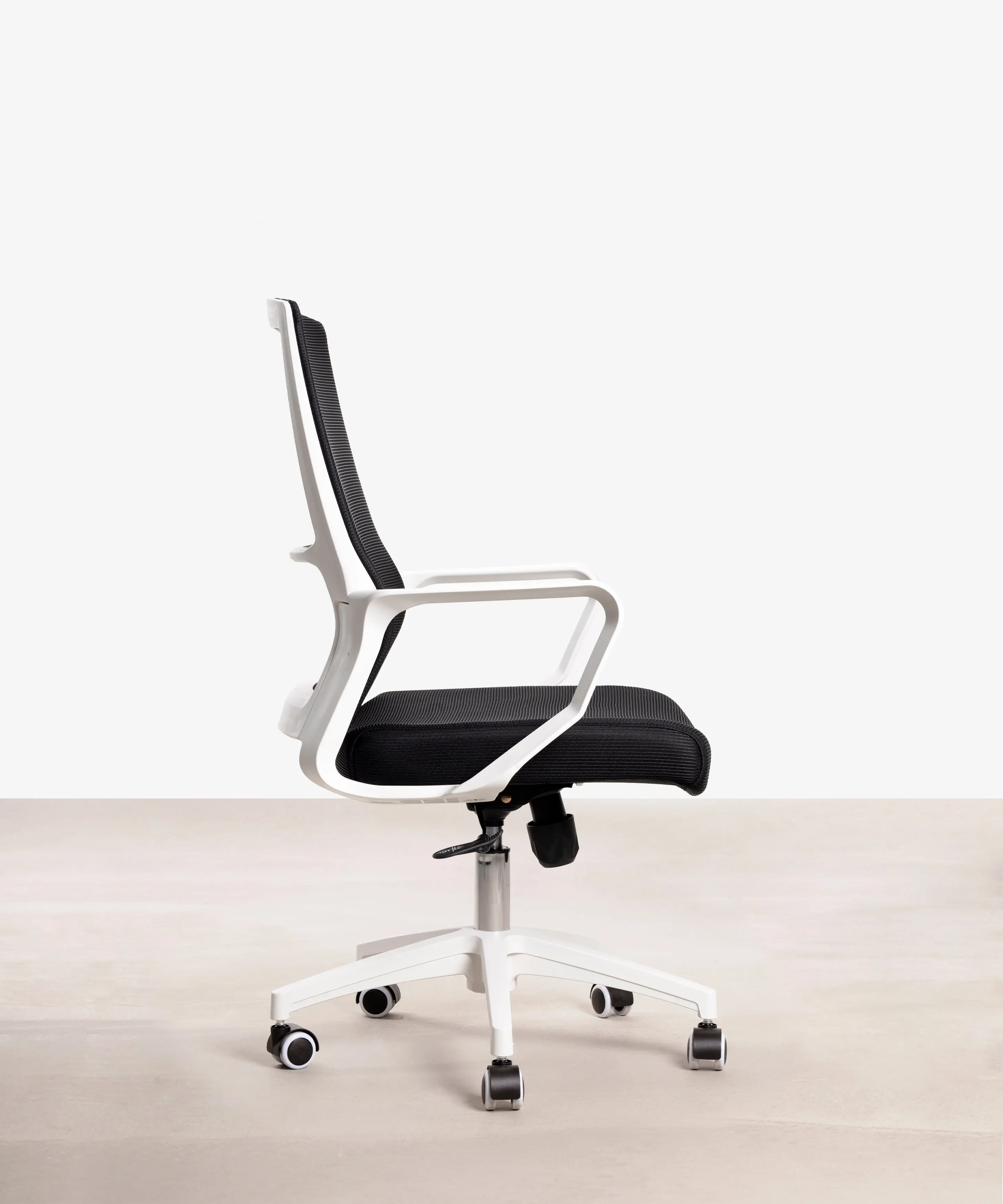 Silla Oficina Ergonómica de Nylon Shorti - Image 10