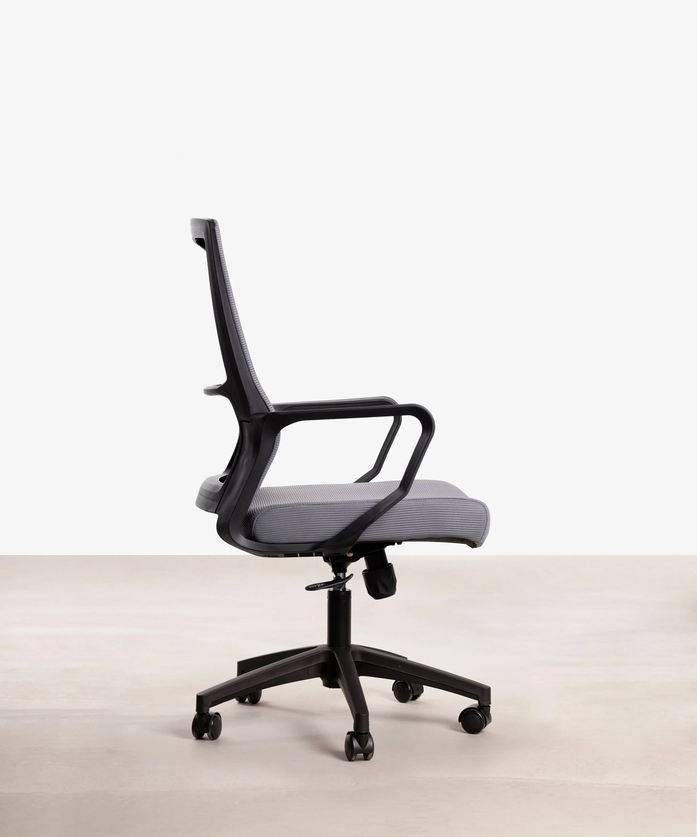 Silla Oficina Ergonómica de Nylon Shorti - Image 3