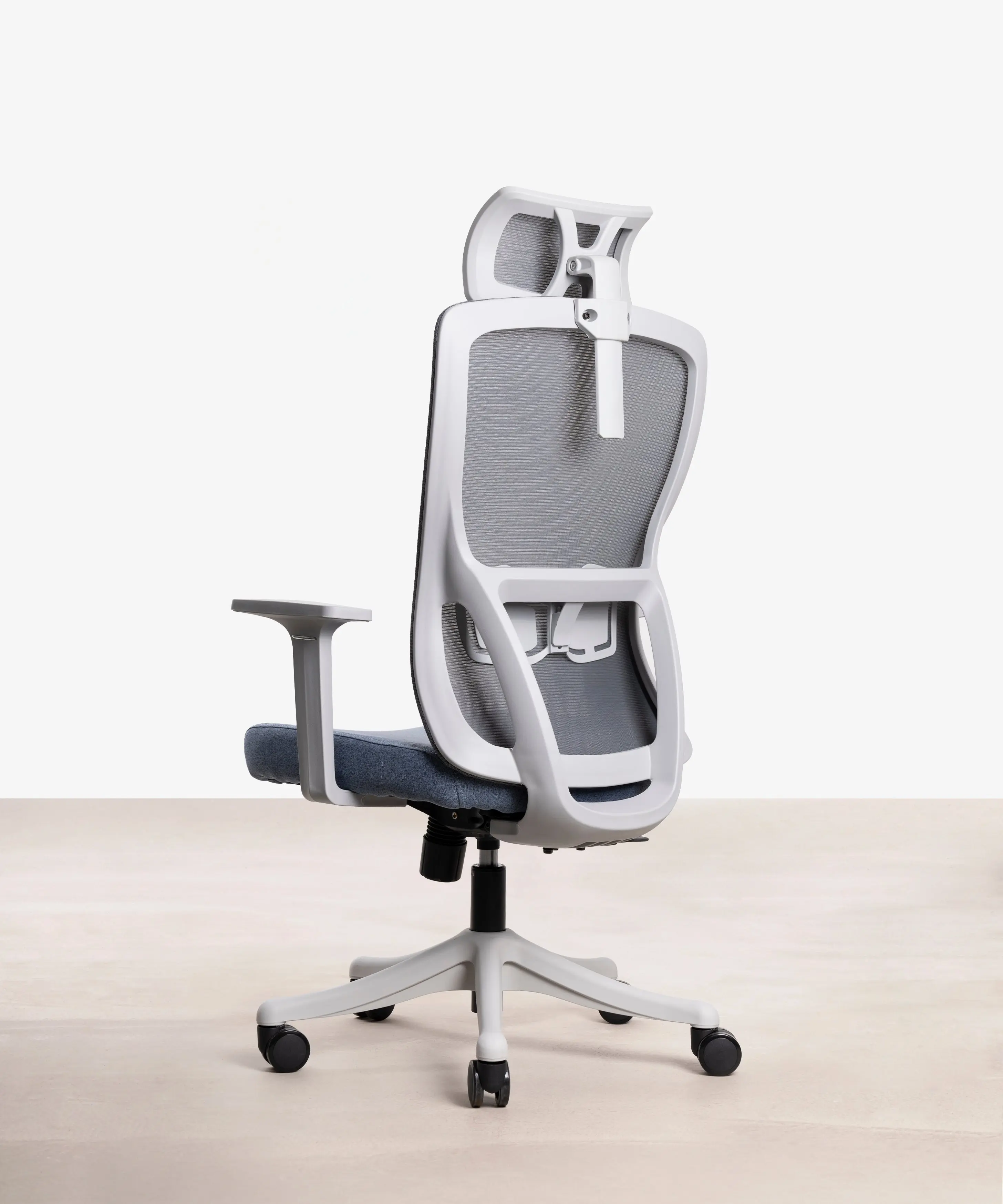Silla Oficina Ergonómica de Nylon Tyrel - Image 19
