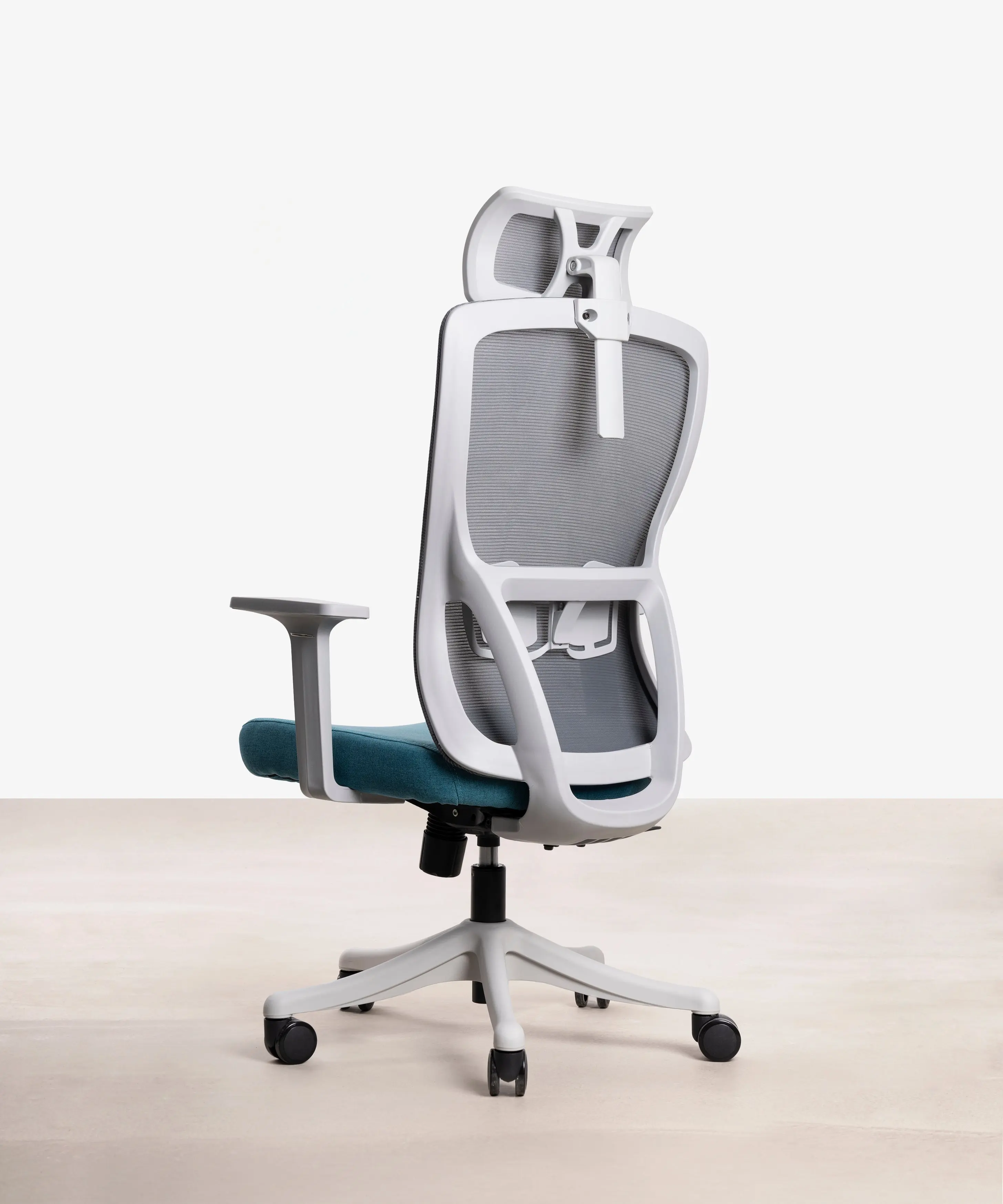 Silla Oficina Ergonómica de Nylon Tyrel - Image 26