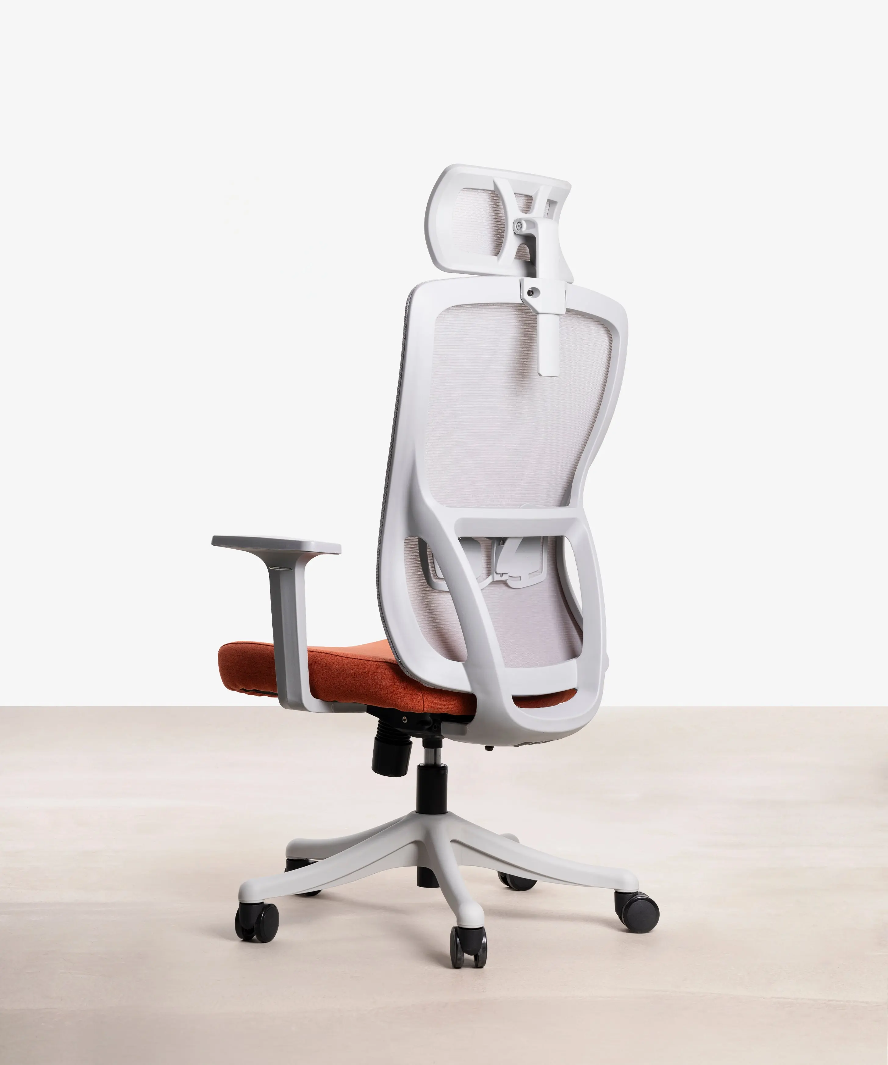 Silla Oficina Ergonómica de Nylon Tyrel - Image 5