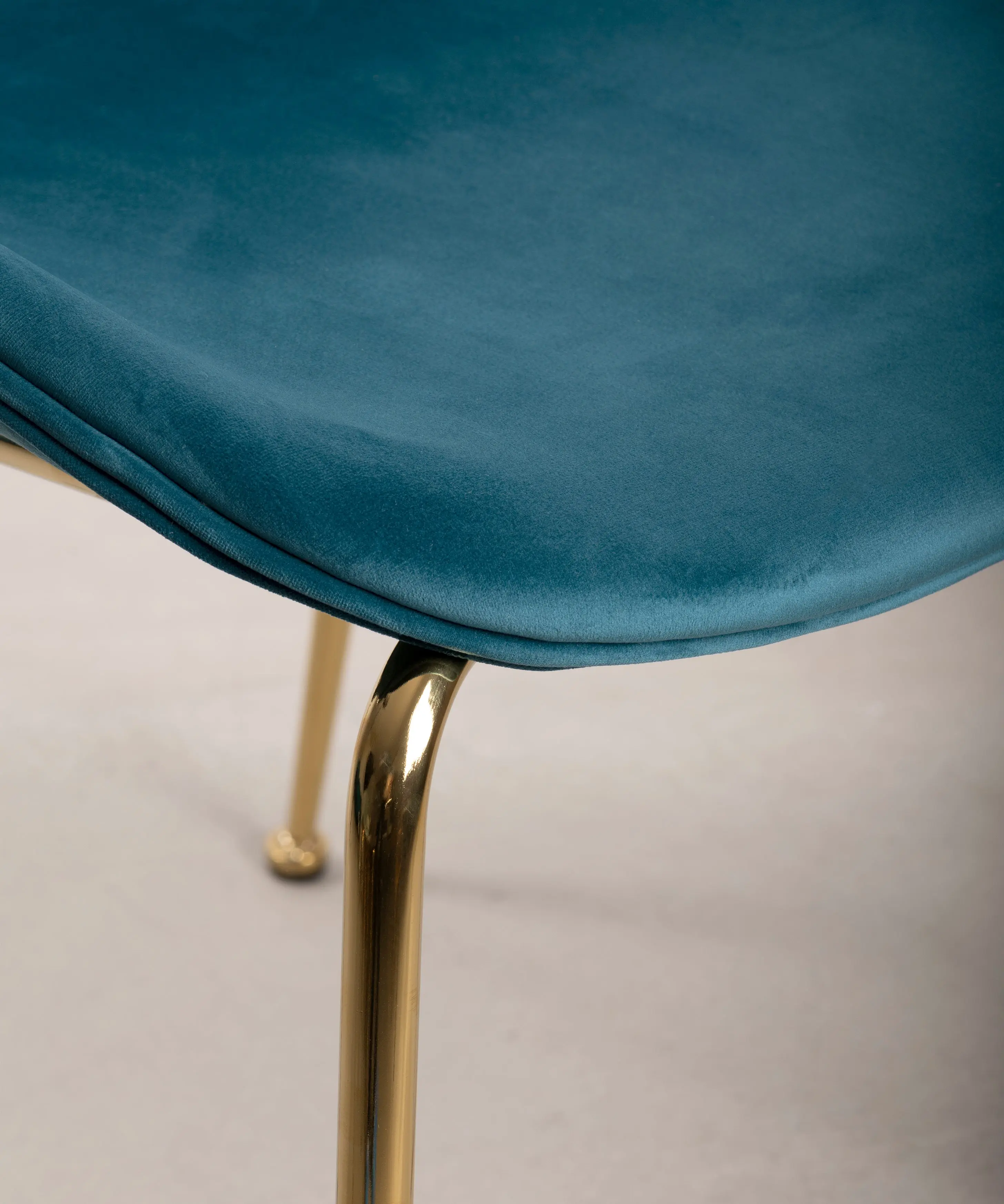 Silla de Comedor en Metal y Terciopelo Pary - Image 7